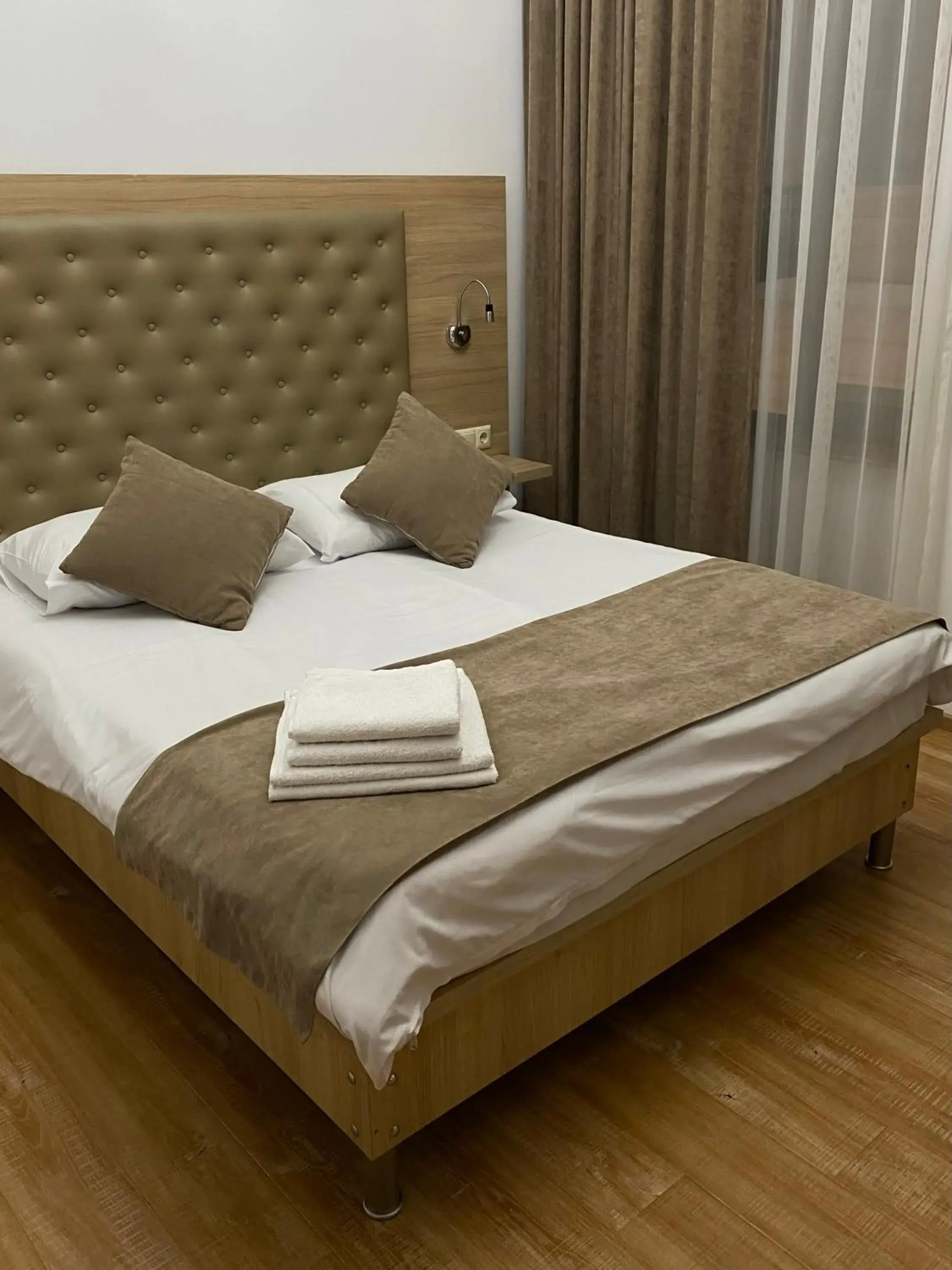 Suite with Balcony - single occupancy in Hotel Varios Suite with Balcony - single occupancy in Hotel Varios