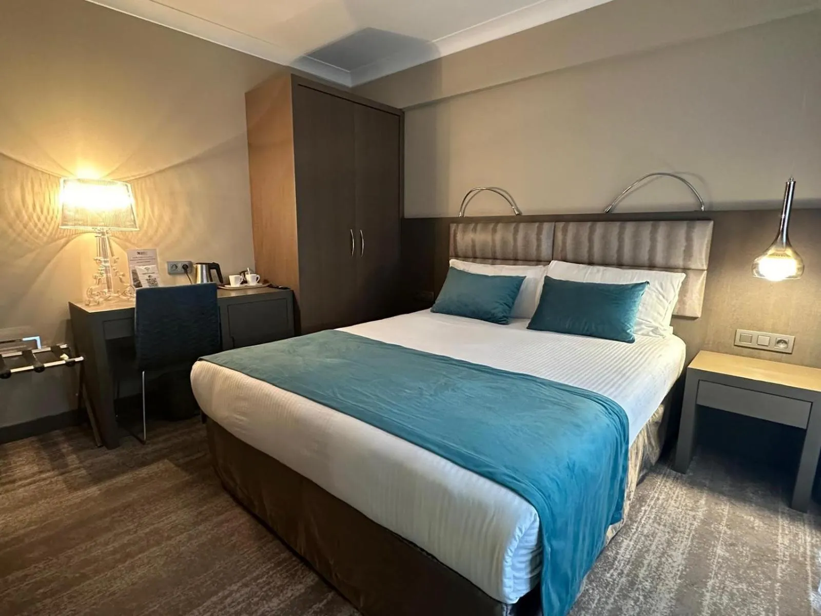 Photo of the whole room, Bed in Hotel Agenda Louise