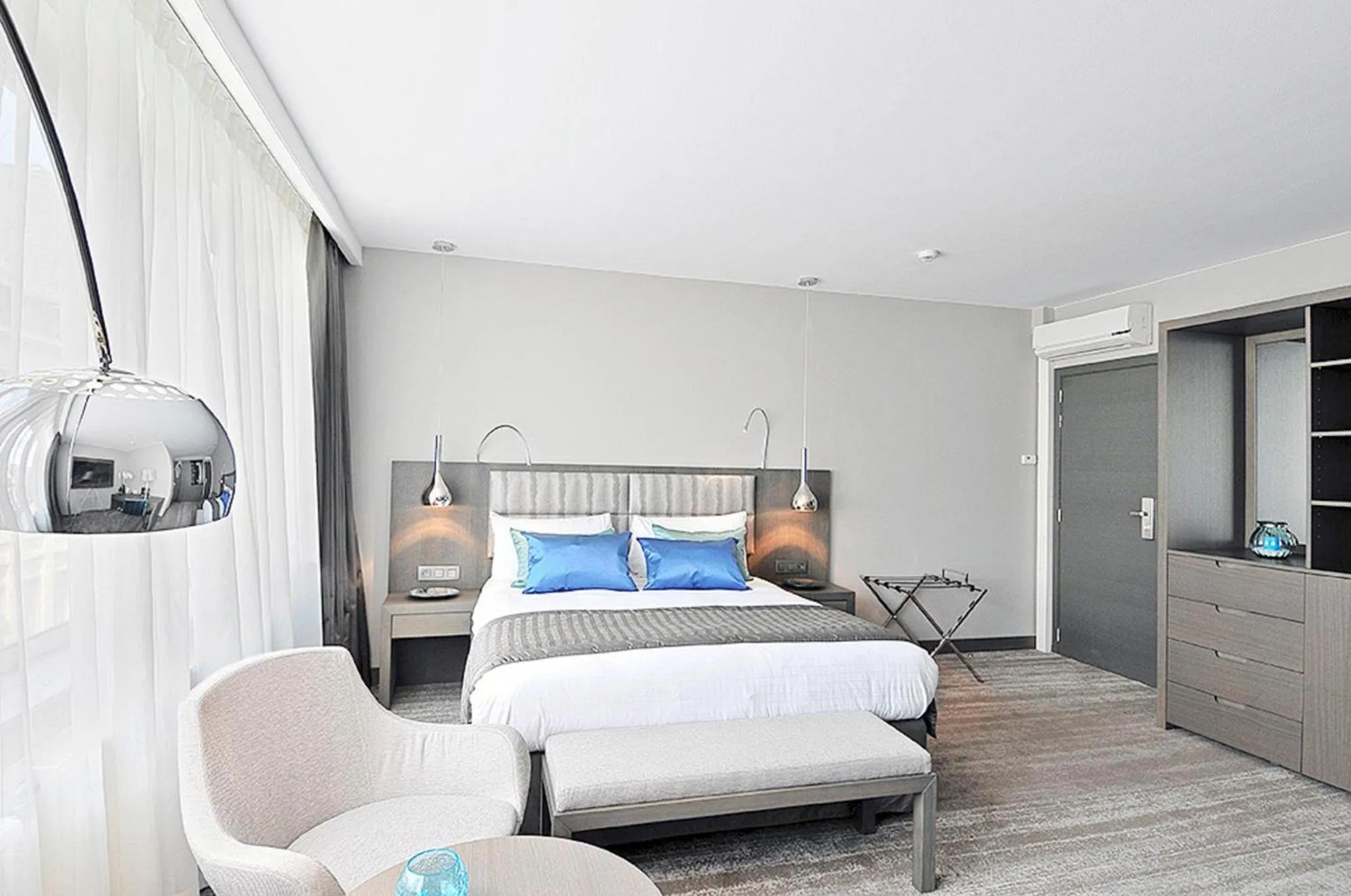 Photo of the whole room, Bed in Hotel Agenda Louise