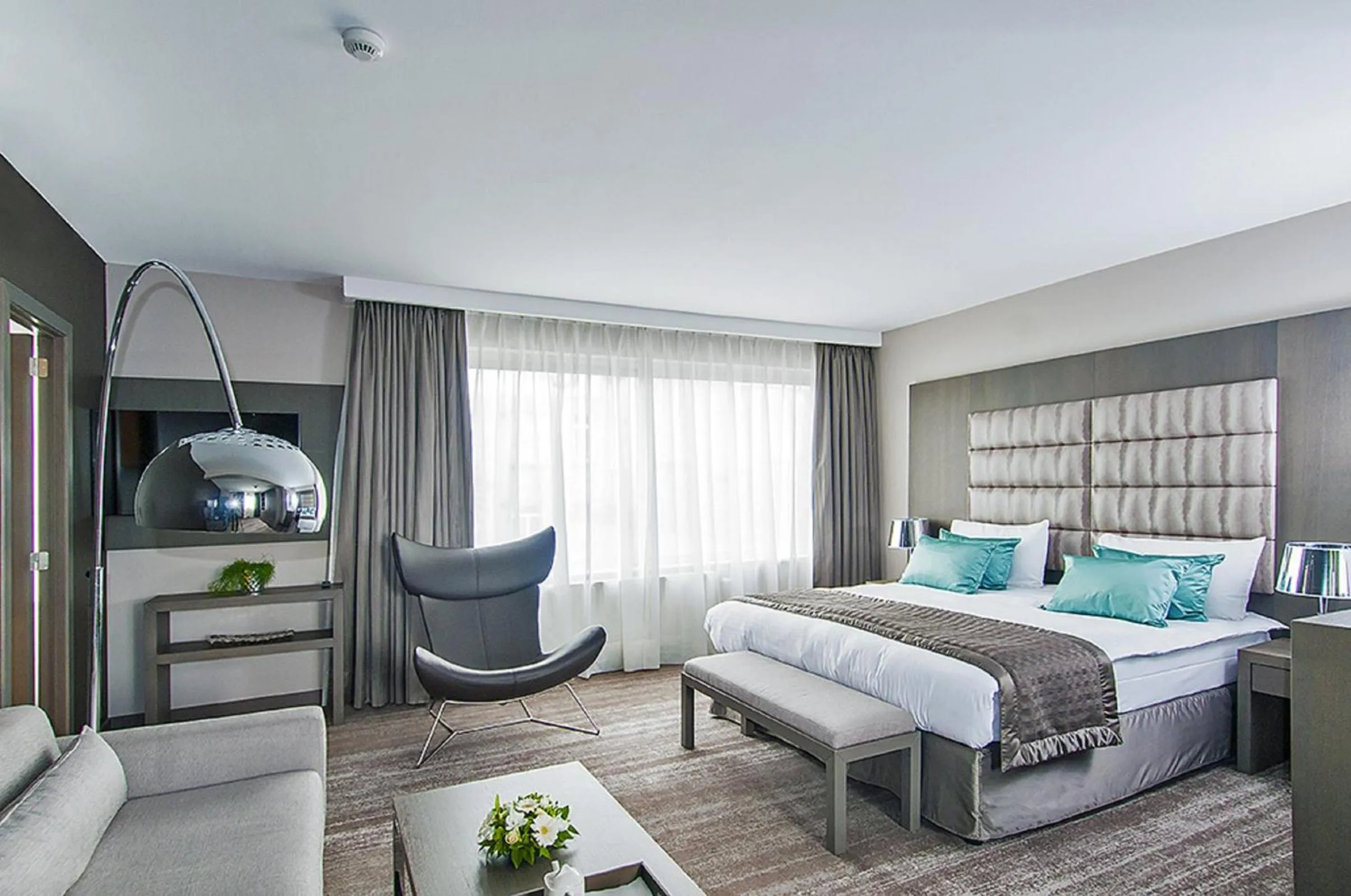 Day, Bed in Hotel Agenda Louise