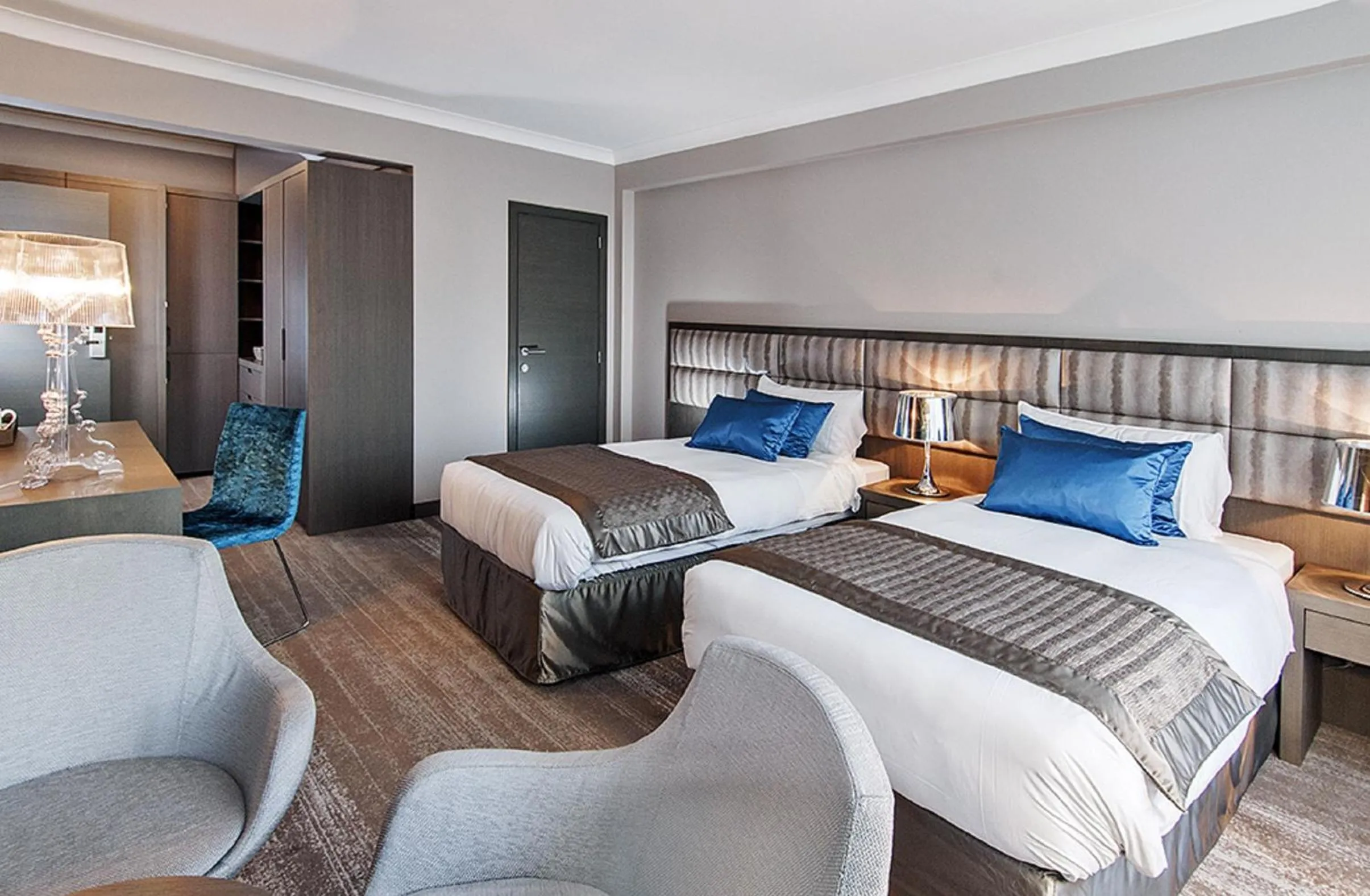 Photo of the whole room, Bed in Hotel Agenda Louise