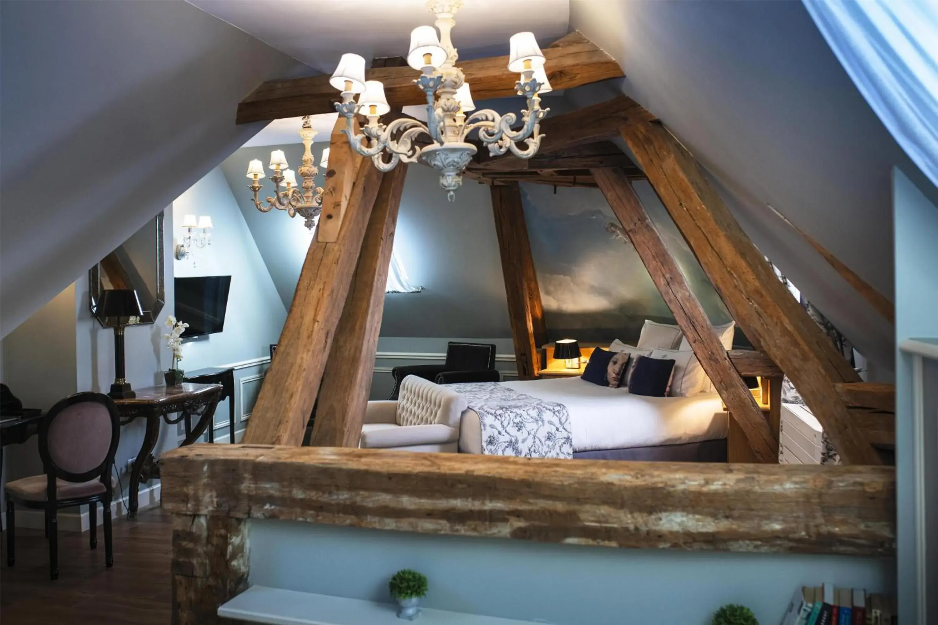 Photo of the whole room, Bed in Hotel & Spa Le Grand Monarque, BW Premier Collection Photo of the whole room, Bed in Hotel & Spa Le Grand Monarque, BW Premier Collection