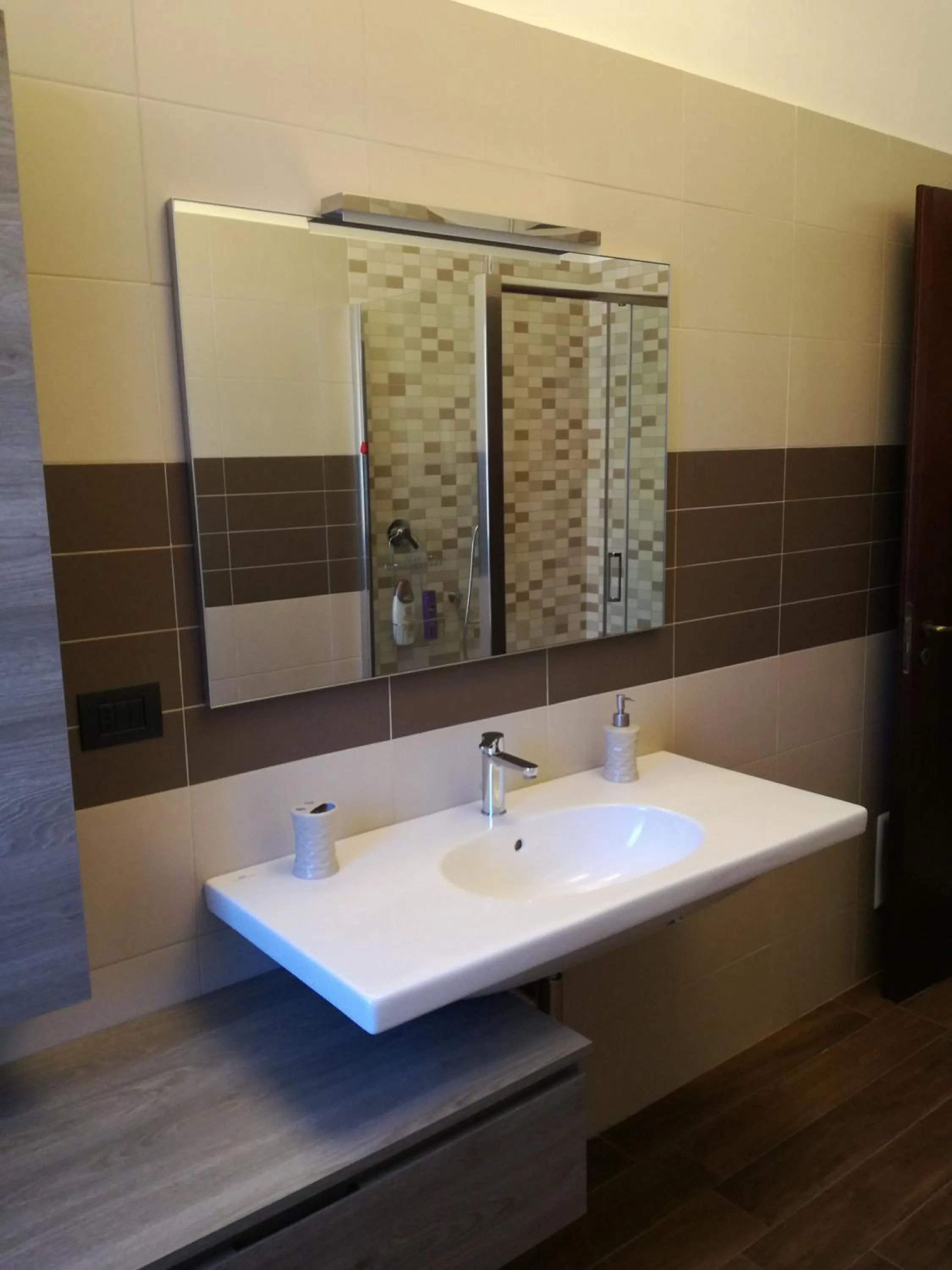 Bathroom in B&B Amina