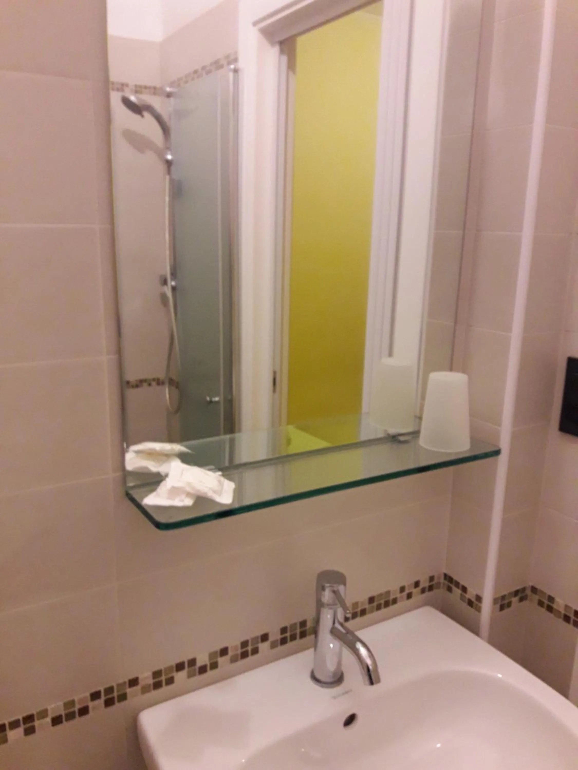 Shower in Hotel Villa Aurora