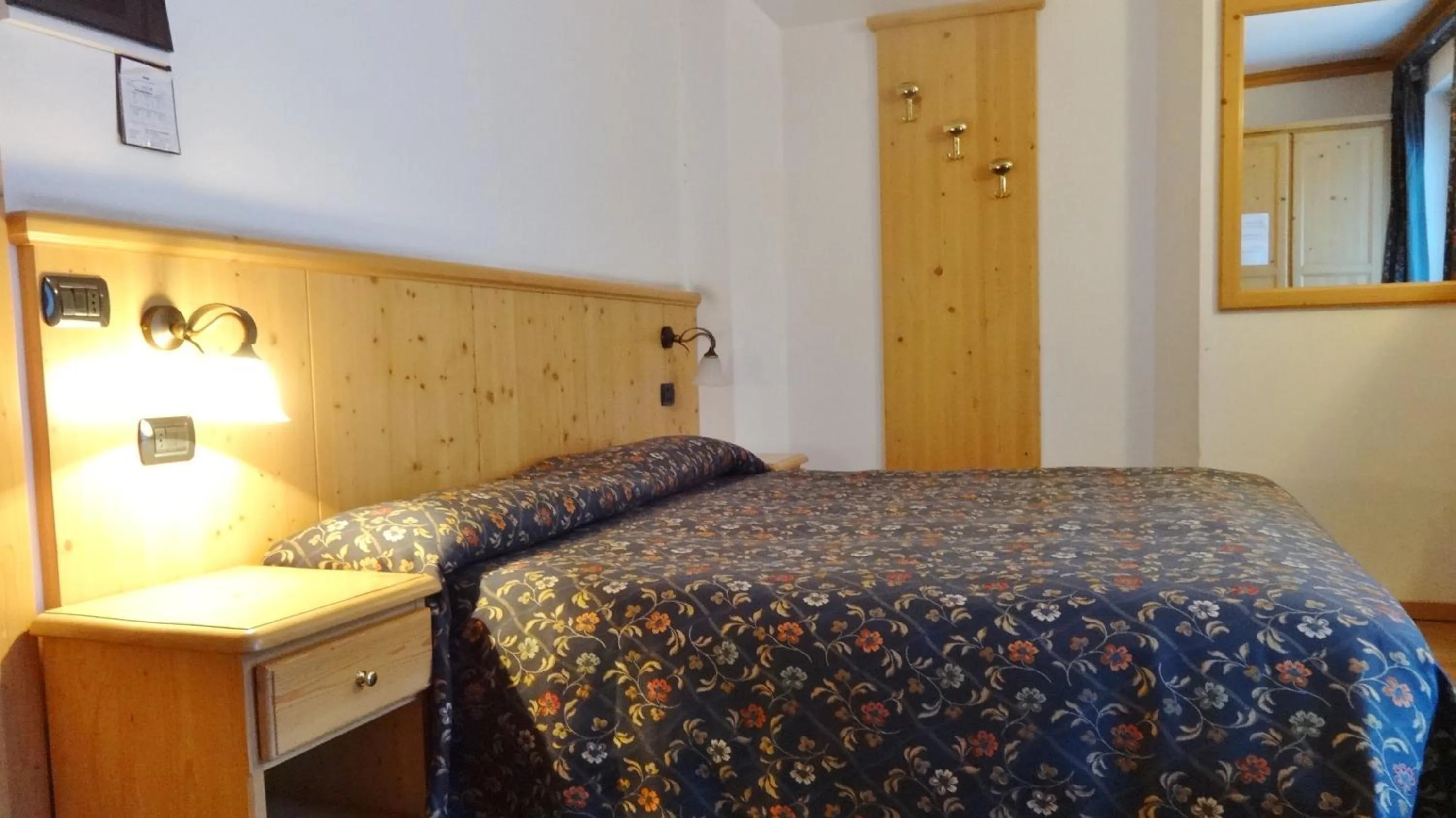 Bed in Hotel Giardino