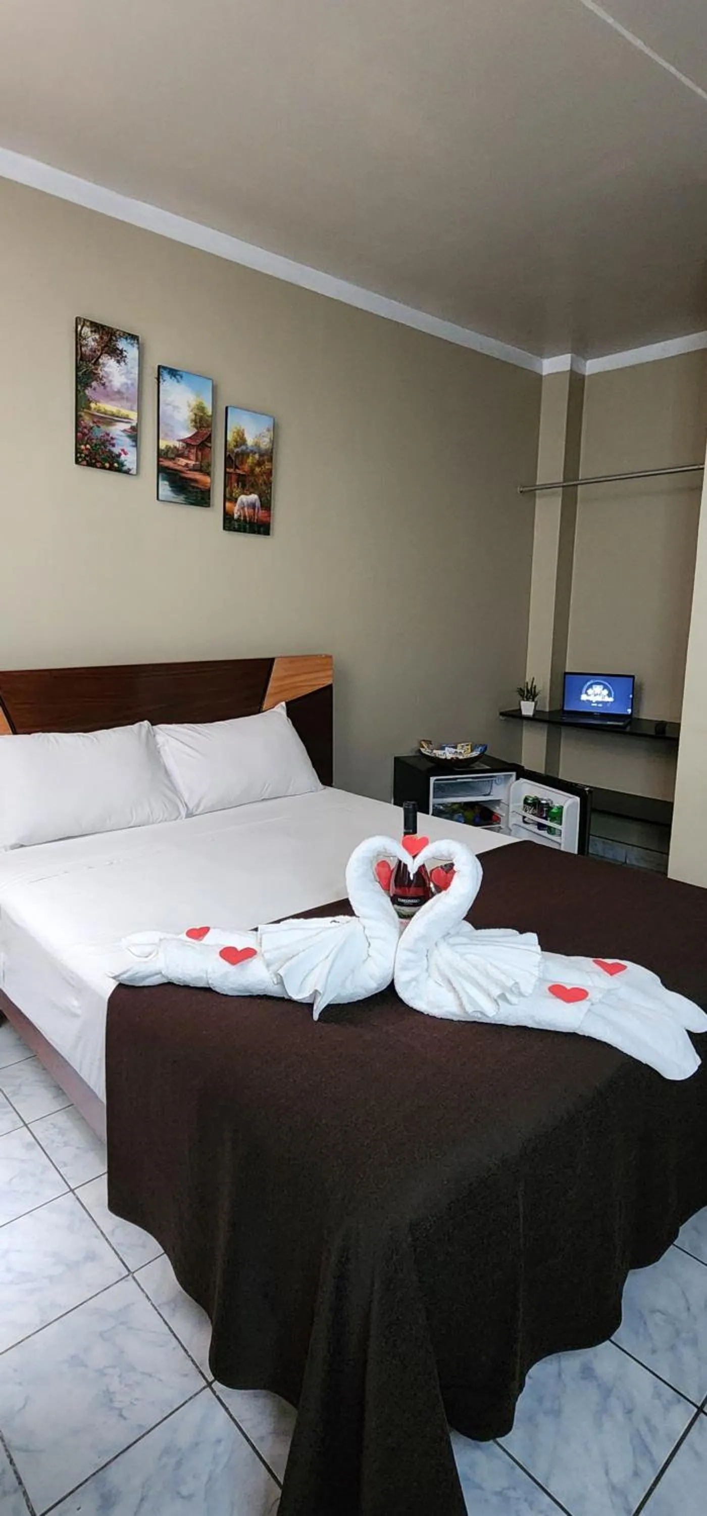 Bed in Starlight Inn