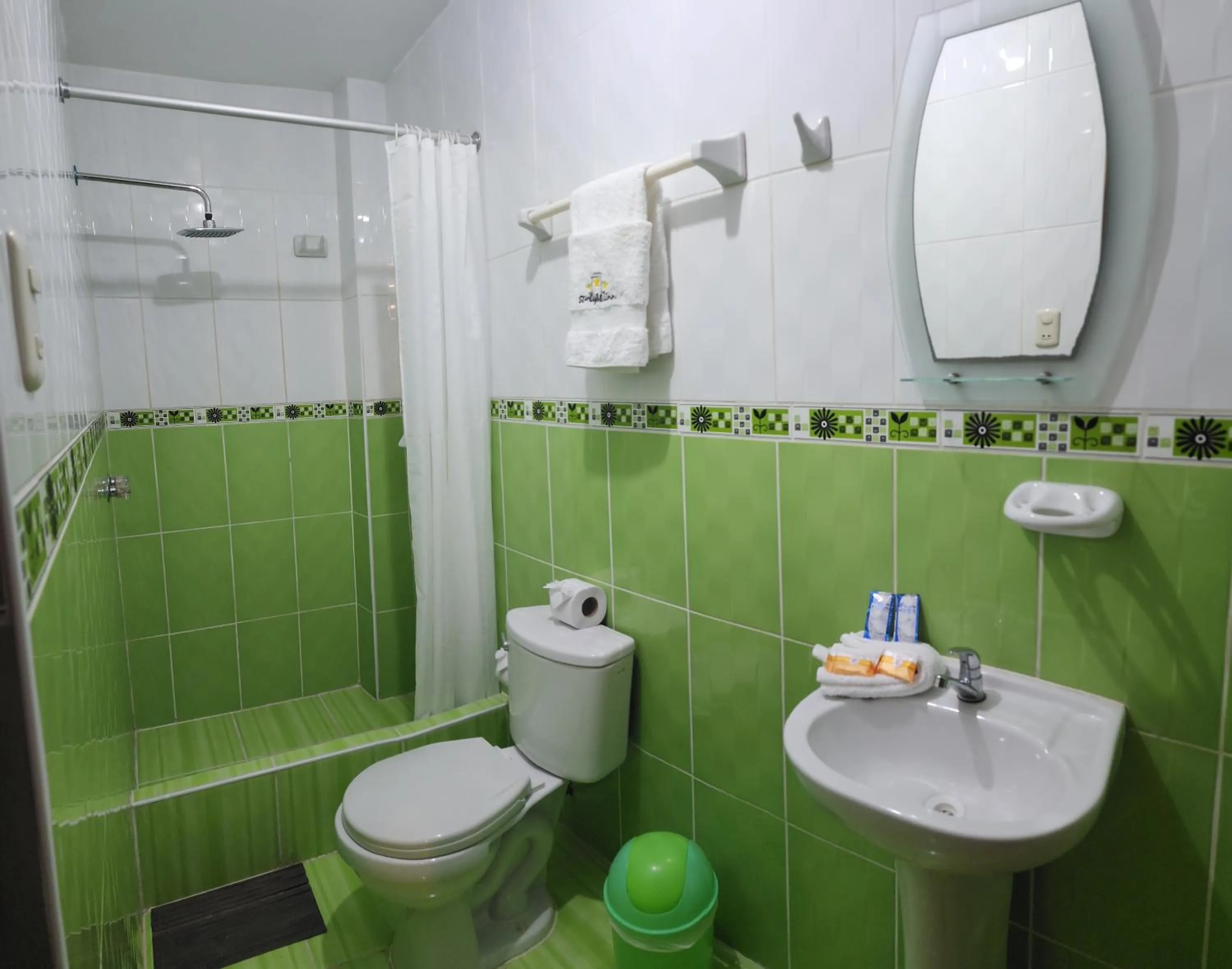 Bathroom in Starlight Inn