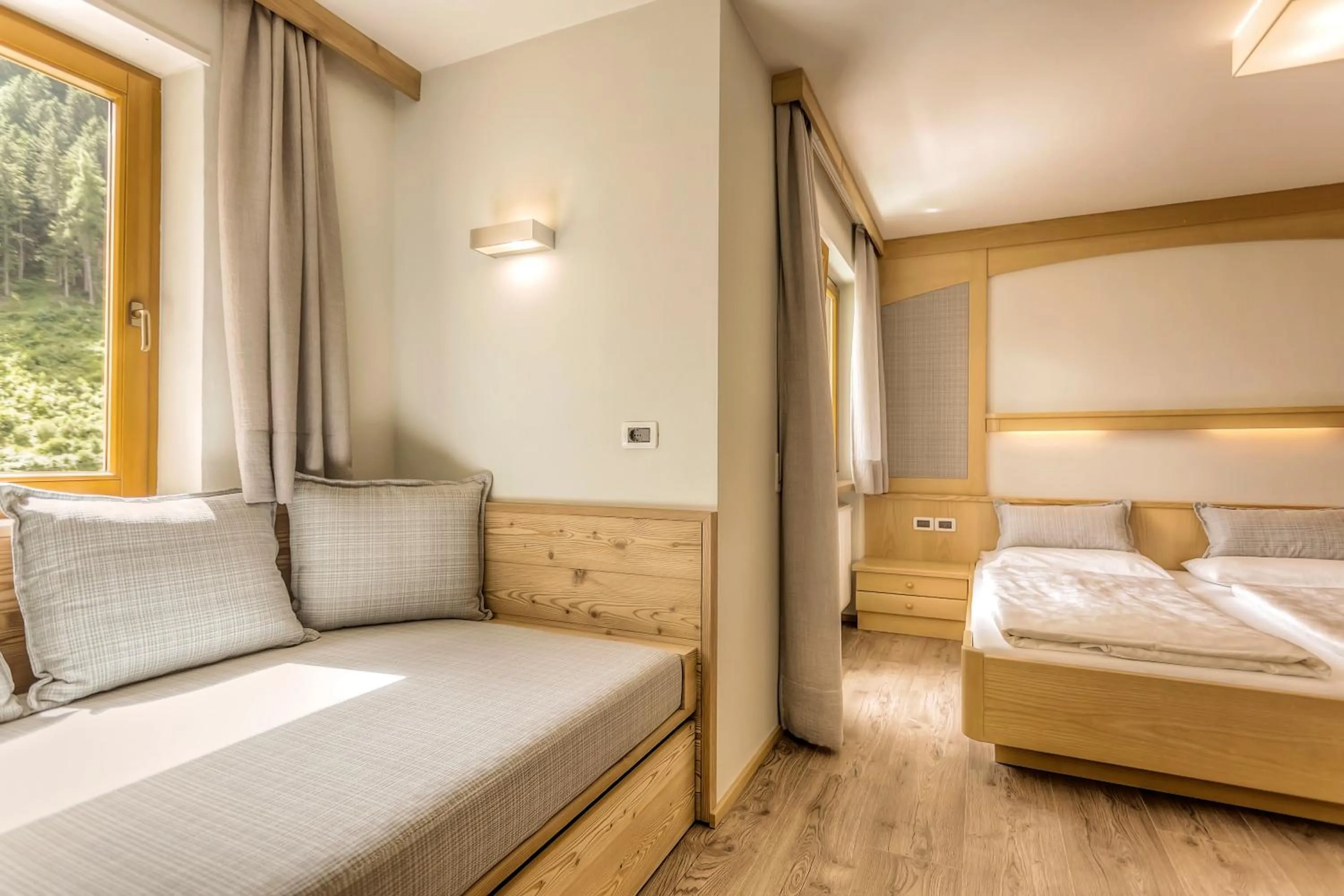 Photo of the whole room, Bed in Residence Telemark