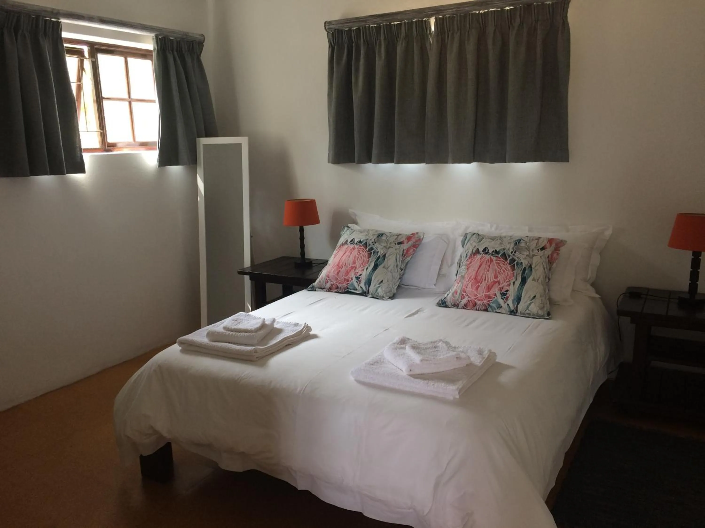 Bedroom, Bed in Fraaigelegen Farm - Home of ADHARA EVOO