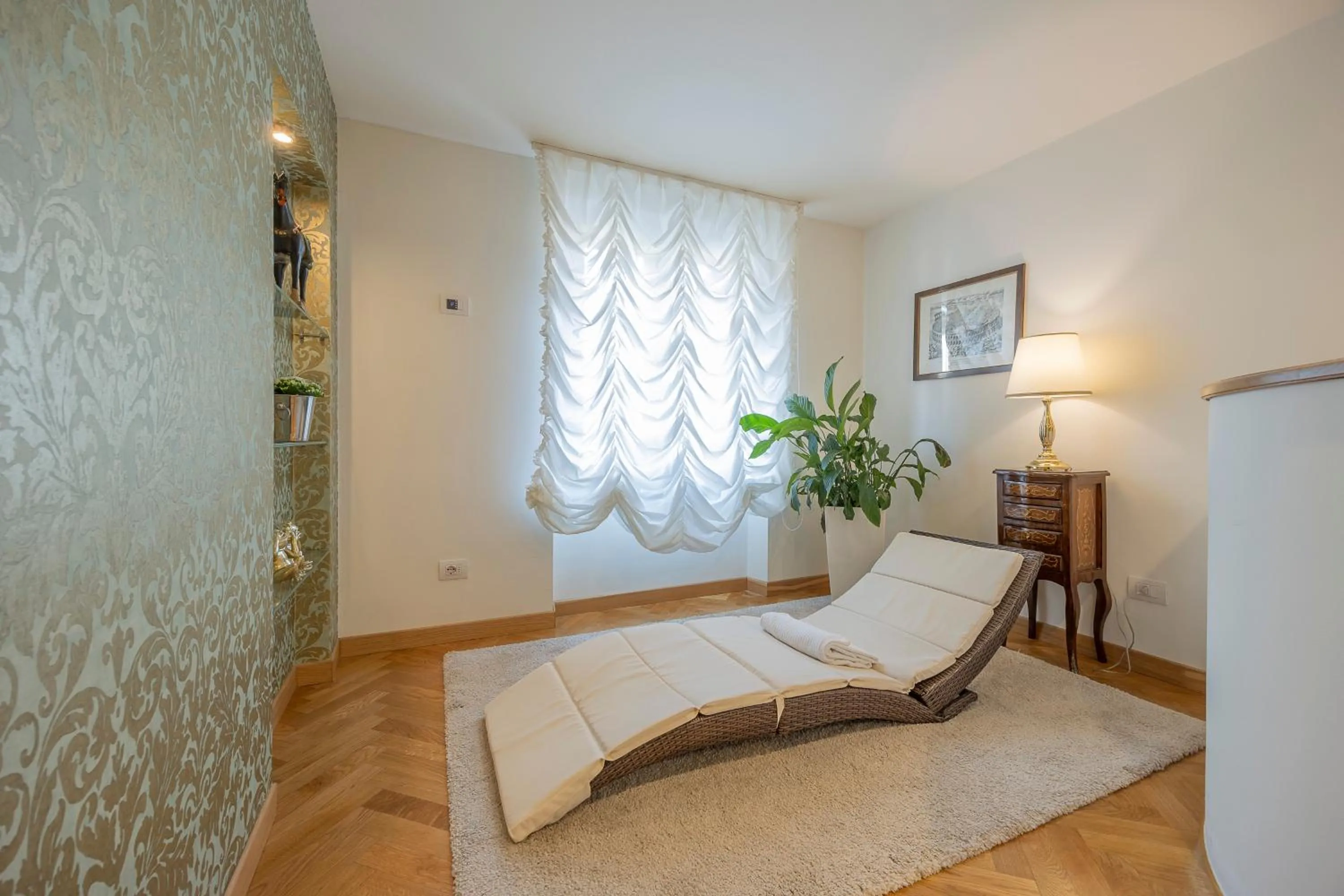 Bathroom, Bed in Palazzo Monga Boutique Guesthouse