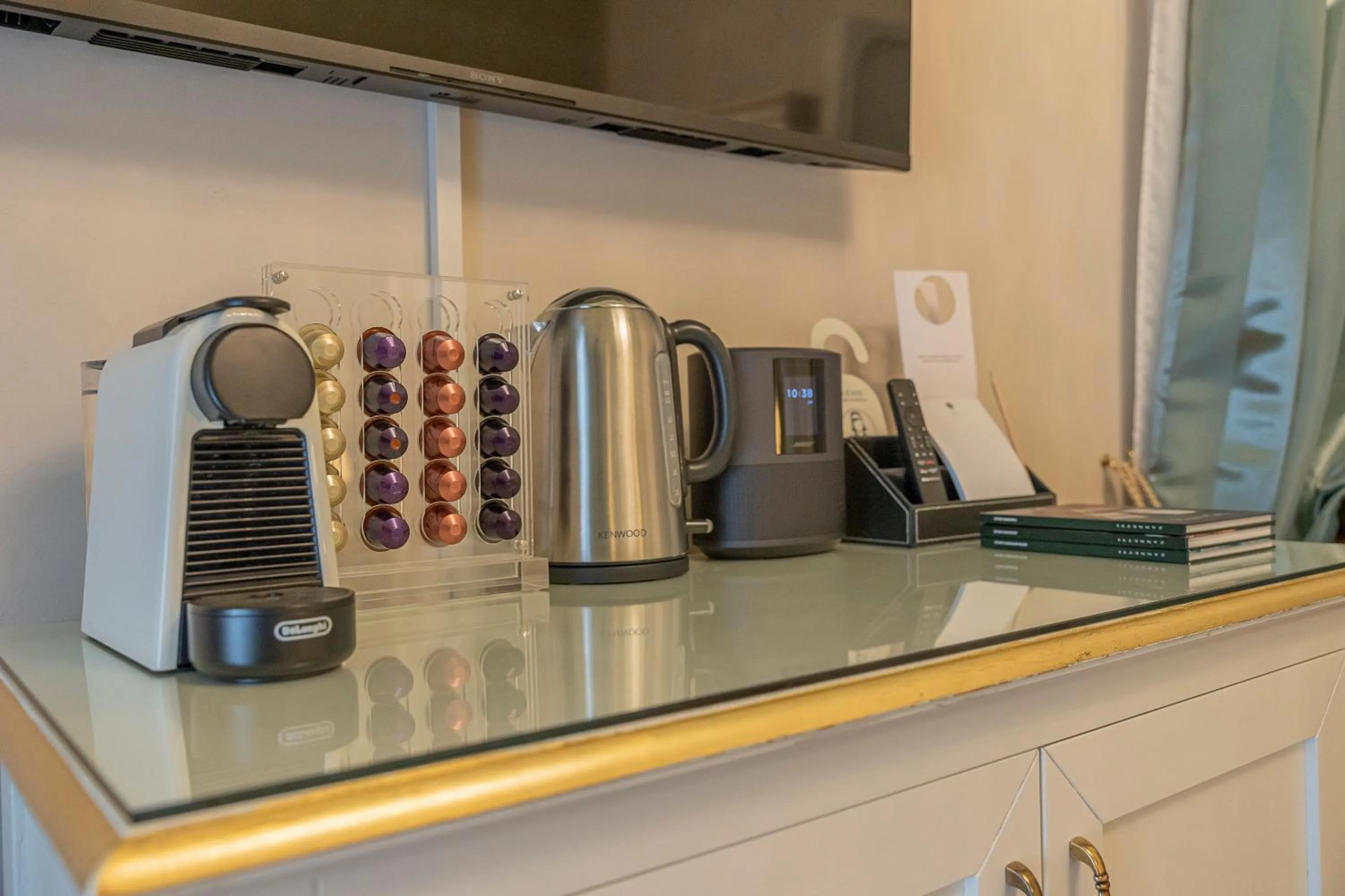 Coffee/tea facilities in Palazzo Monga Boutique Guesthouse