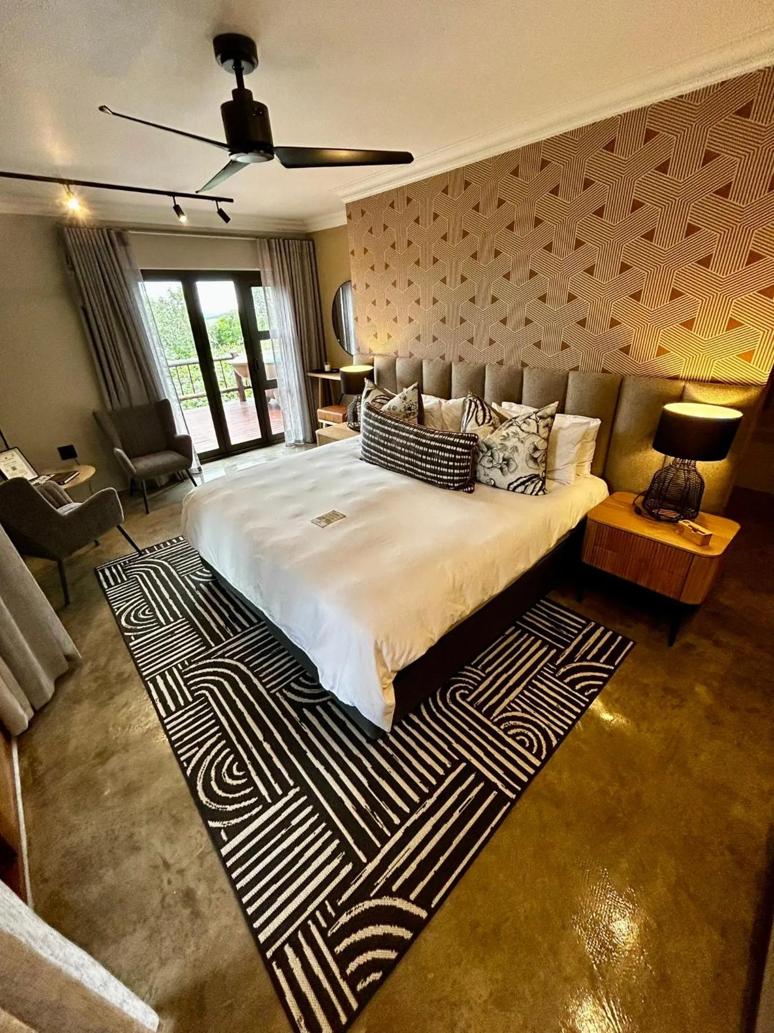 Photo of the whole room, Bed in Addo Elephant Safari Lodge - Bellevue Forest Reserve