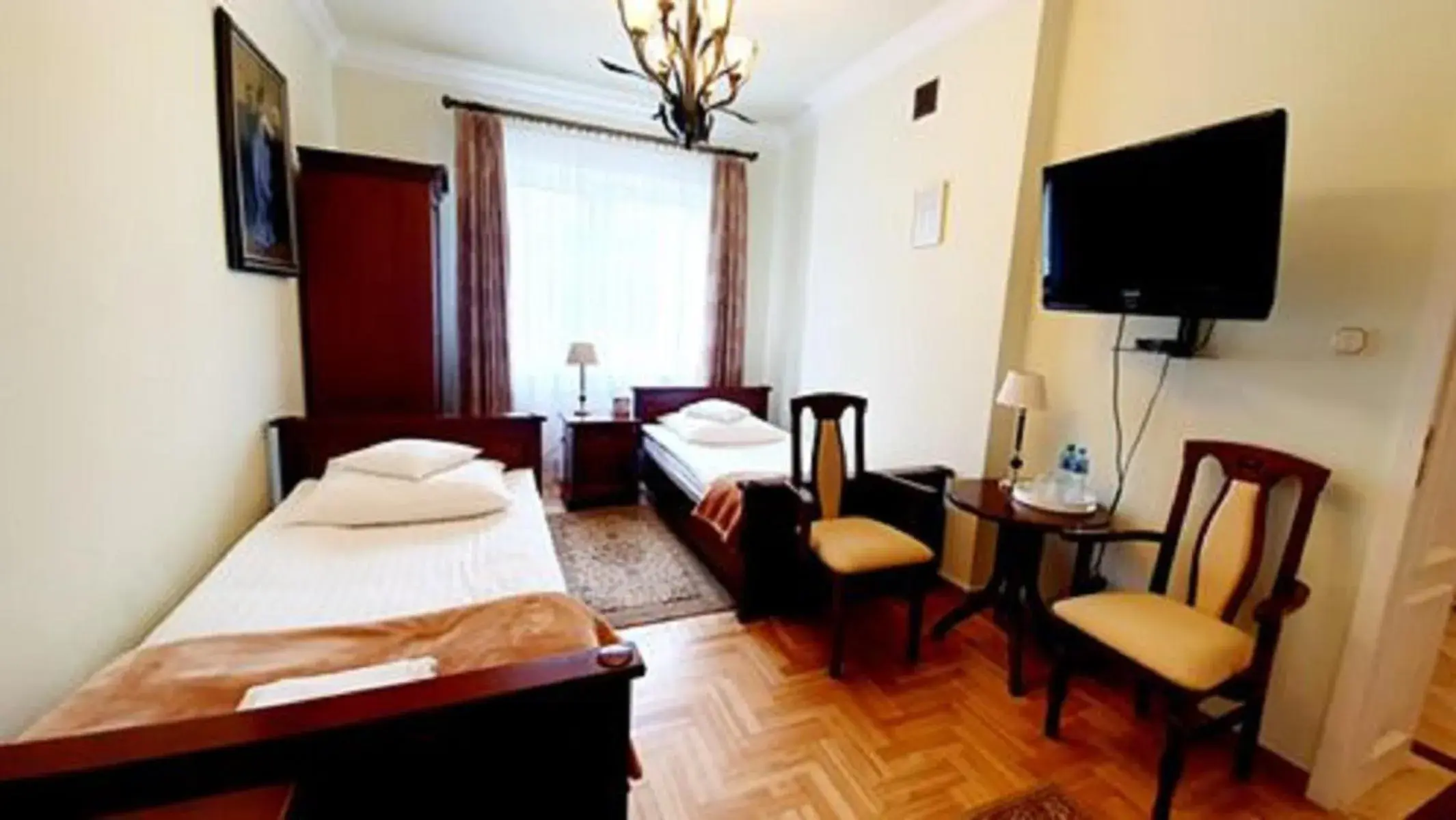 Standard Twin Room in BTHouse, Pokoje Gościnne Standard Twin Room in BTHouse, Pokoje Gościnne