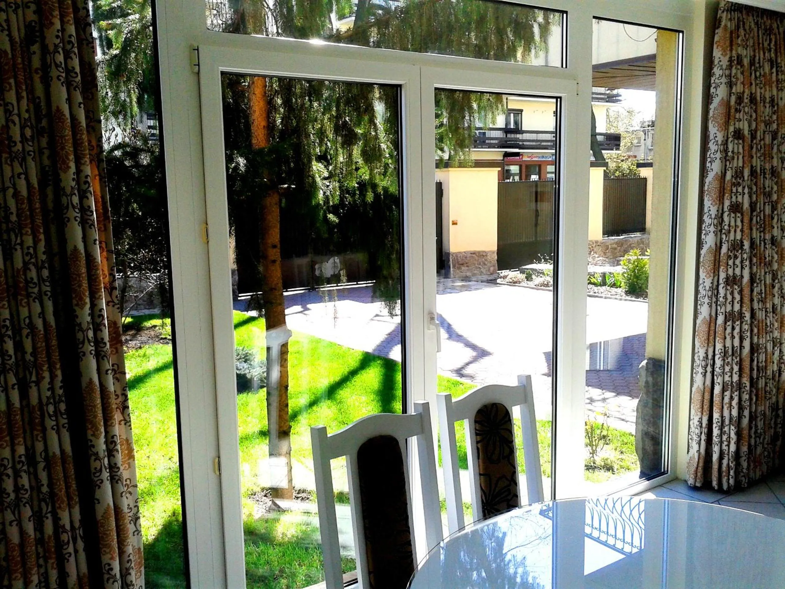 Restaurant/places to eat in BTHouse, Pokoje Gościnne