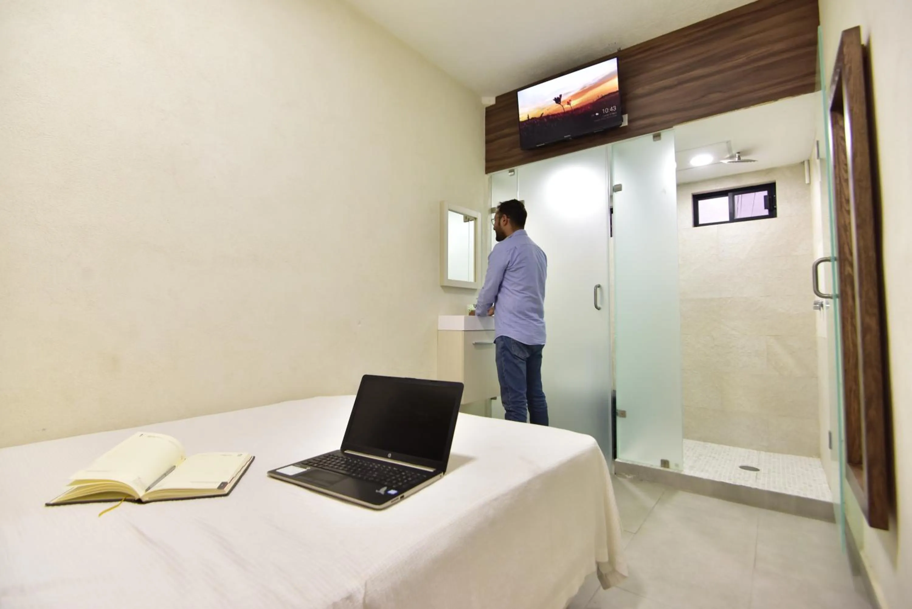 Bathroom in Bed Bed Hotel Abasolo