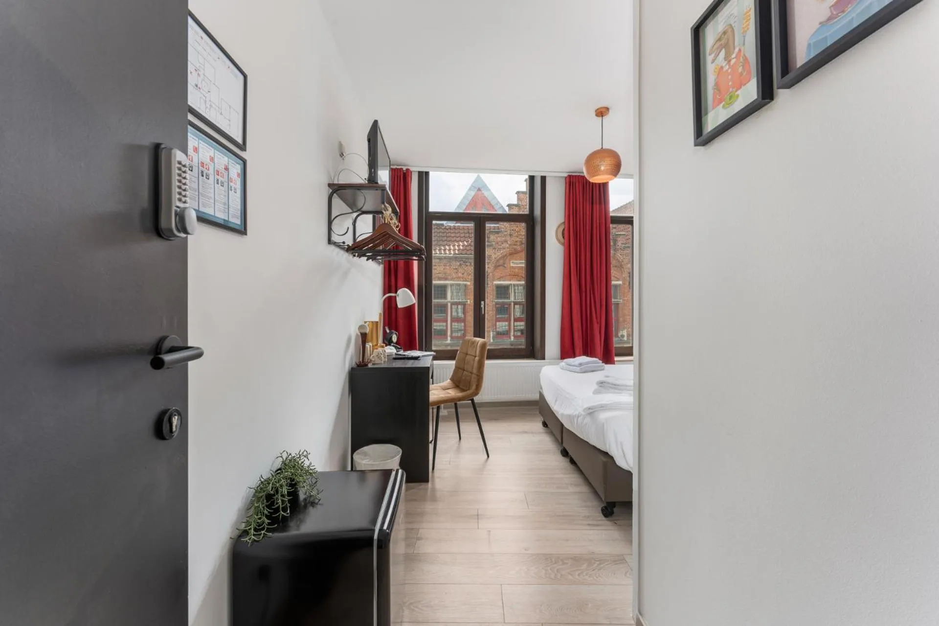 Bedroom, Bed in The Chocolate Suites