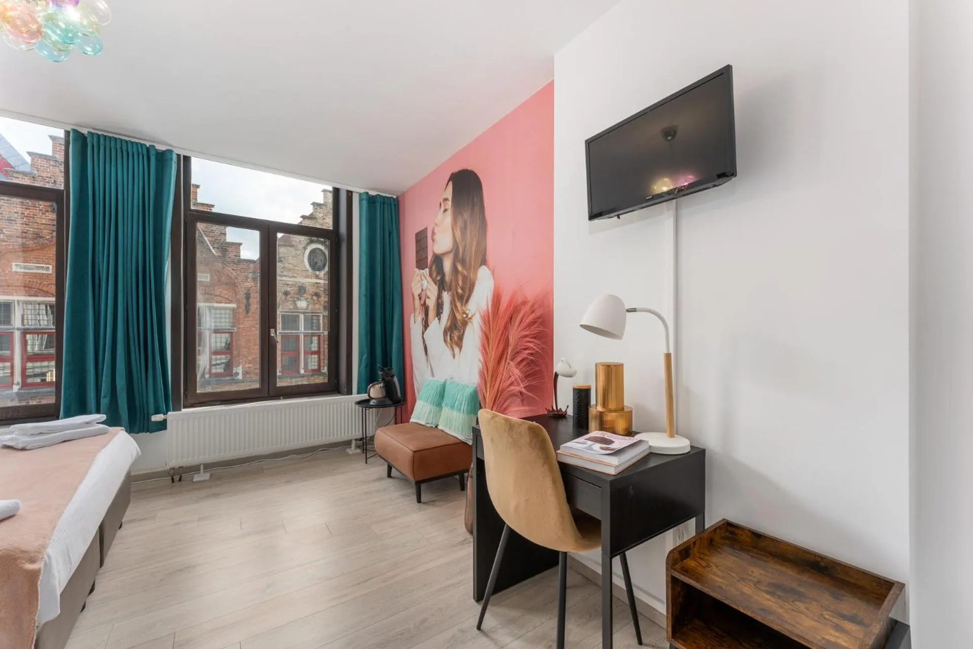 TV and multimedia, Bed in The Chocolate Suites