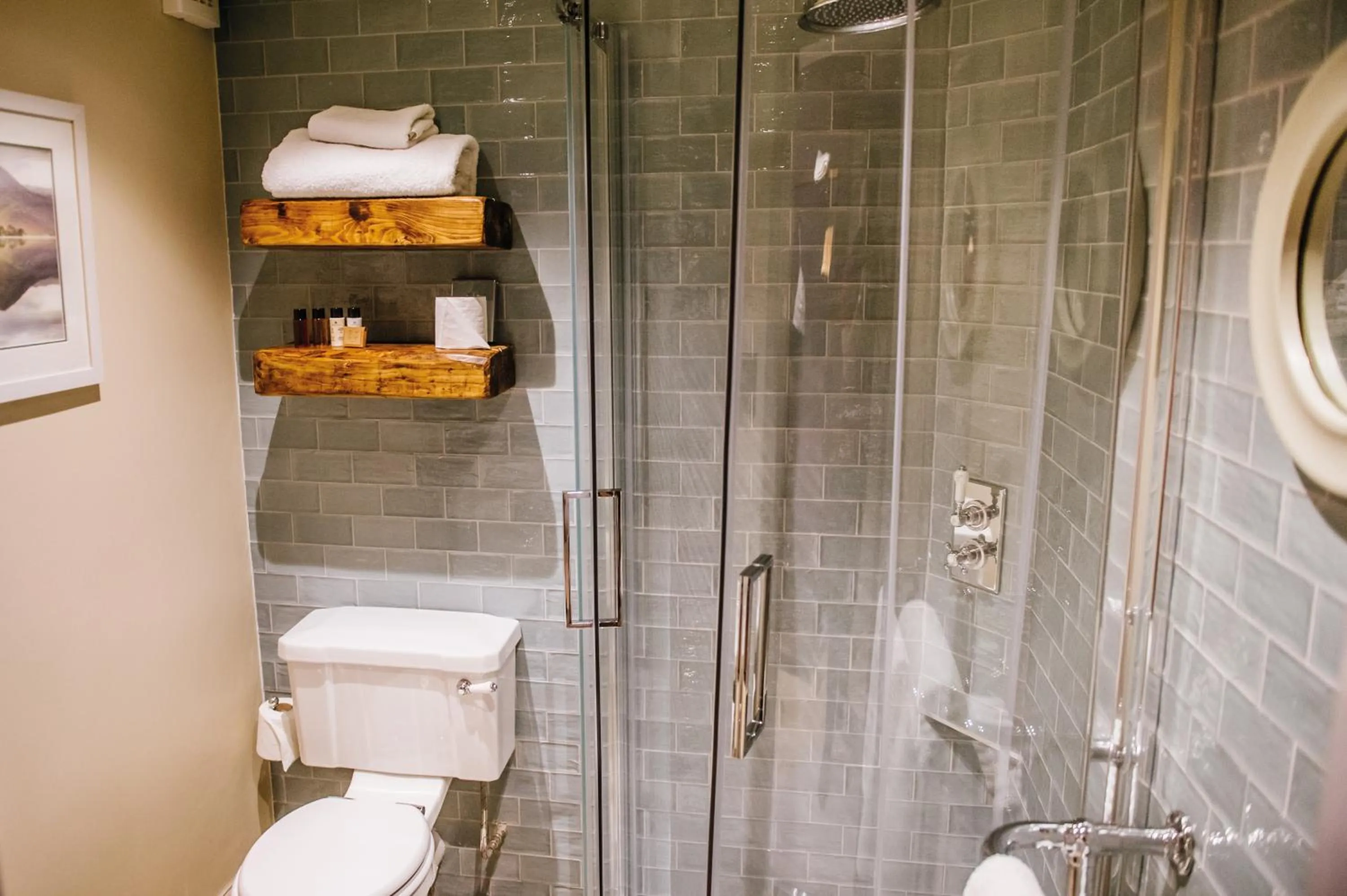 Shower in The Crown Inn Pooley Bridge