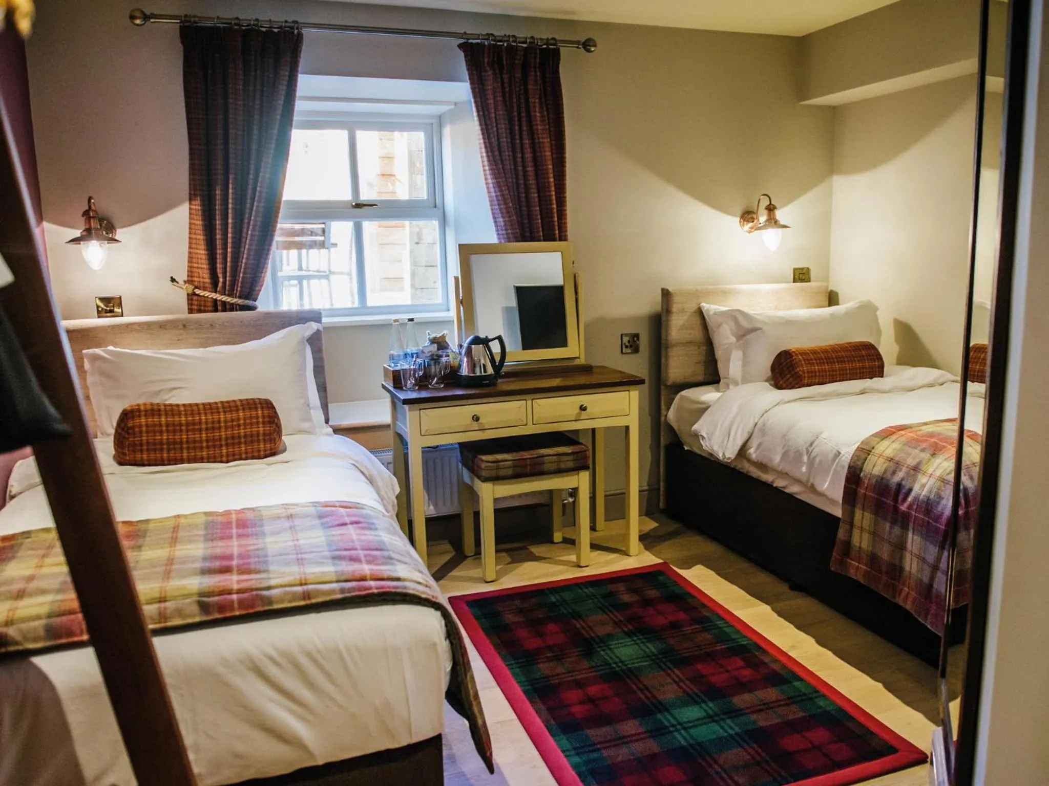 Photo of the whole room, Bed in The Crown Inn Pooley Bridge