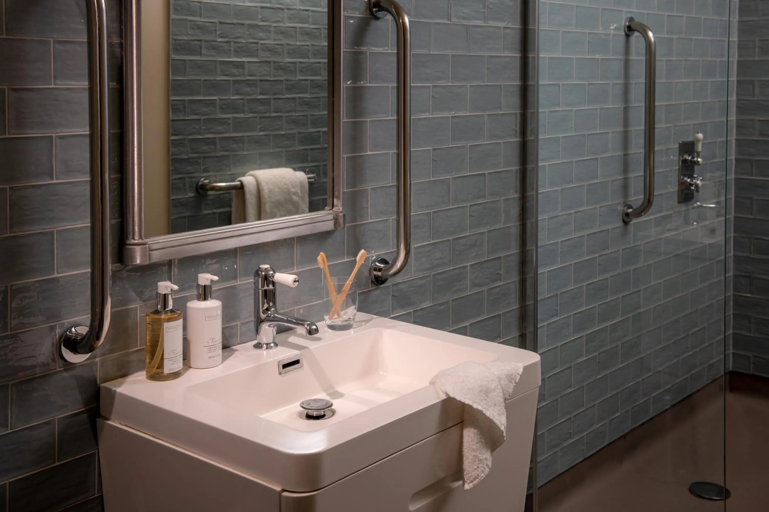 Bathroom in The Crown Inn Pooley Bridge