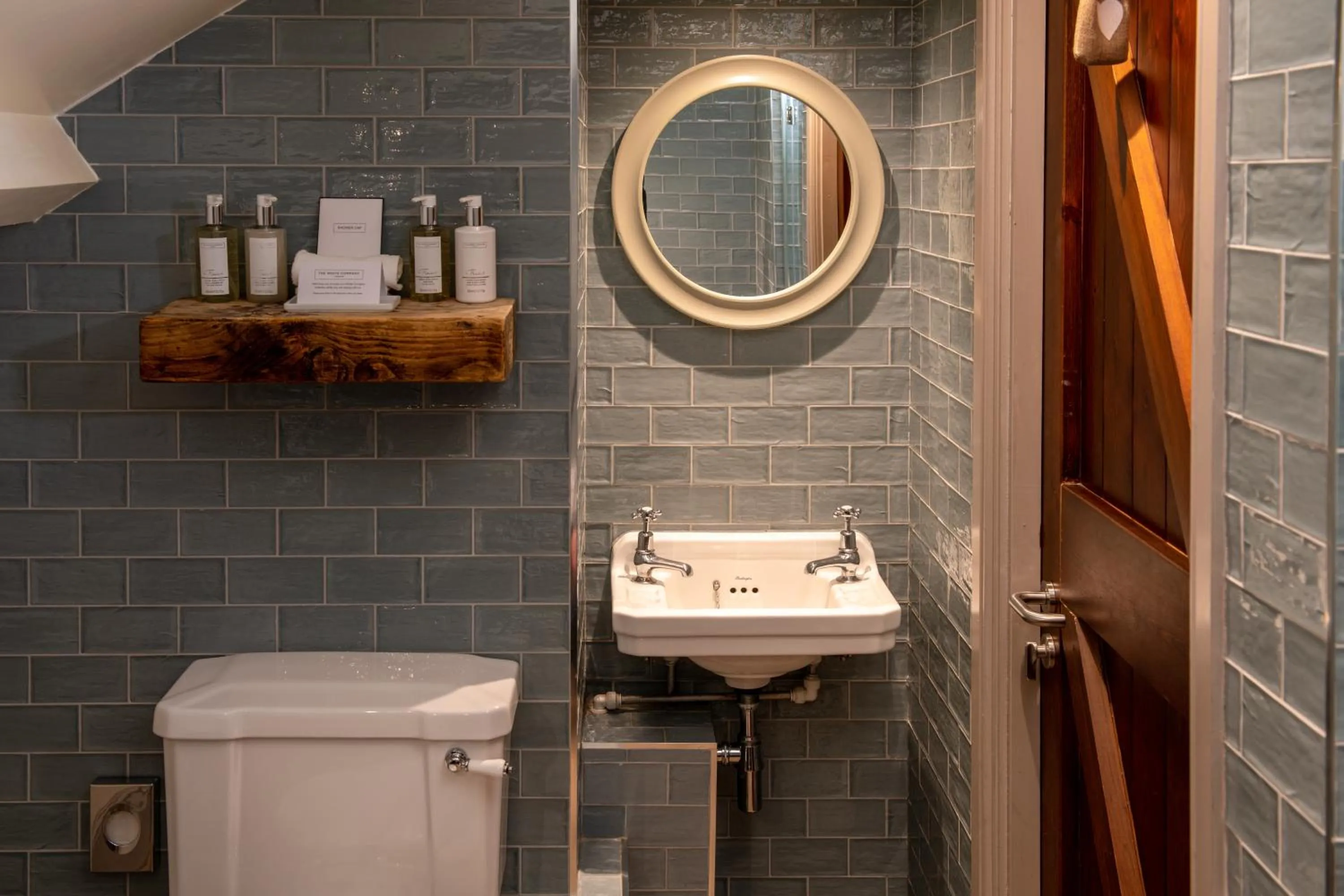 Bathroom in The Crown Inn Pooley Bridge