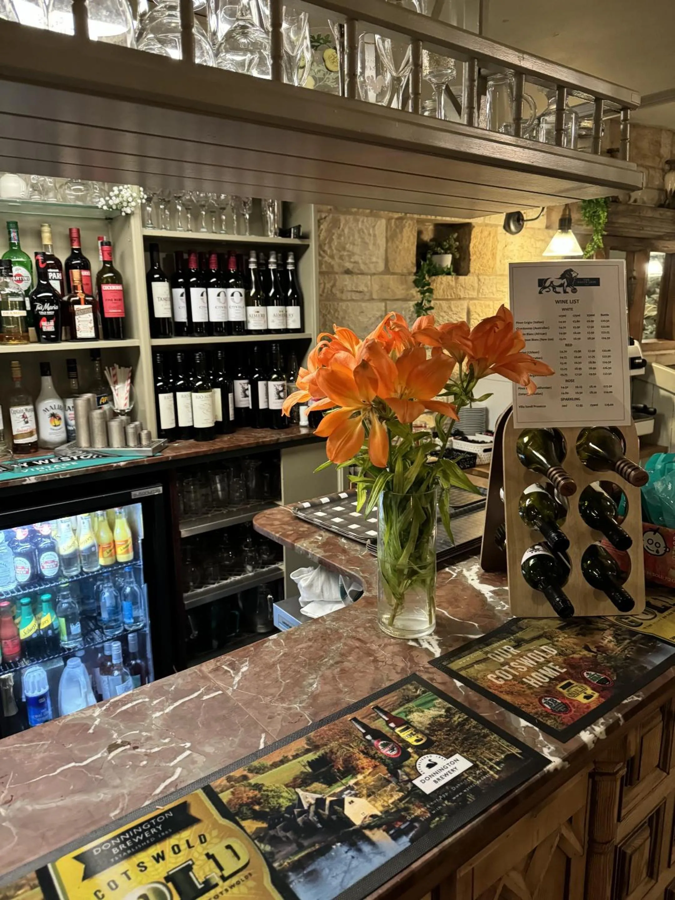 Lounge or bar in The White Lion Hotel