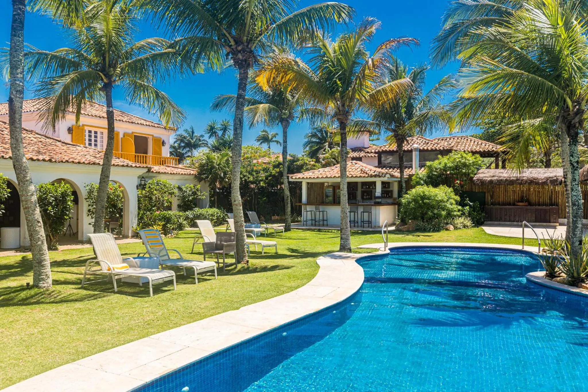 Swimming pool in Villa Raphael