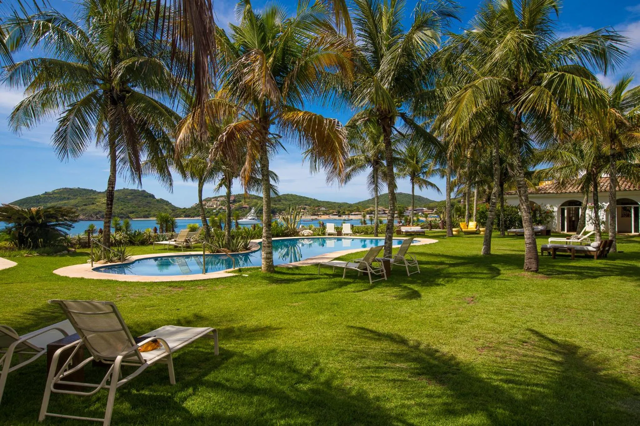 Swimming pool in Villa Raphael