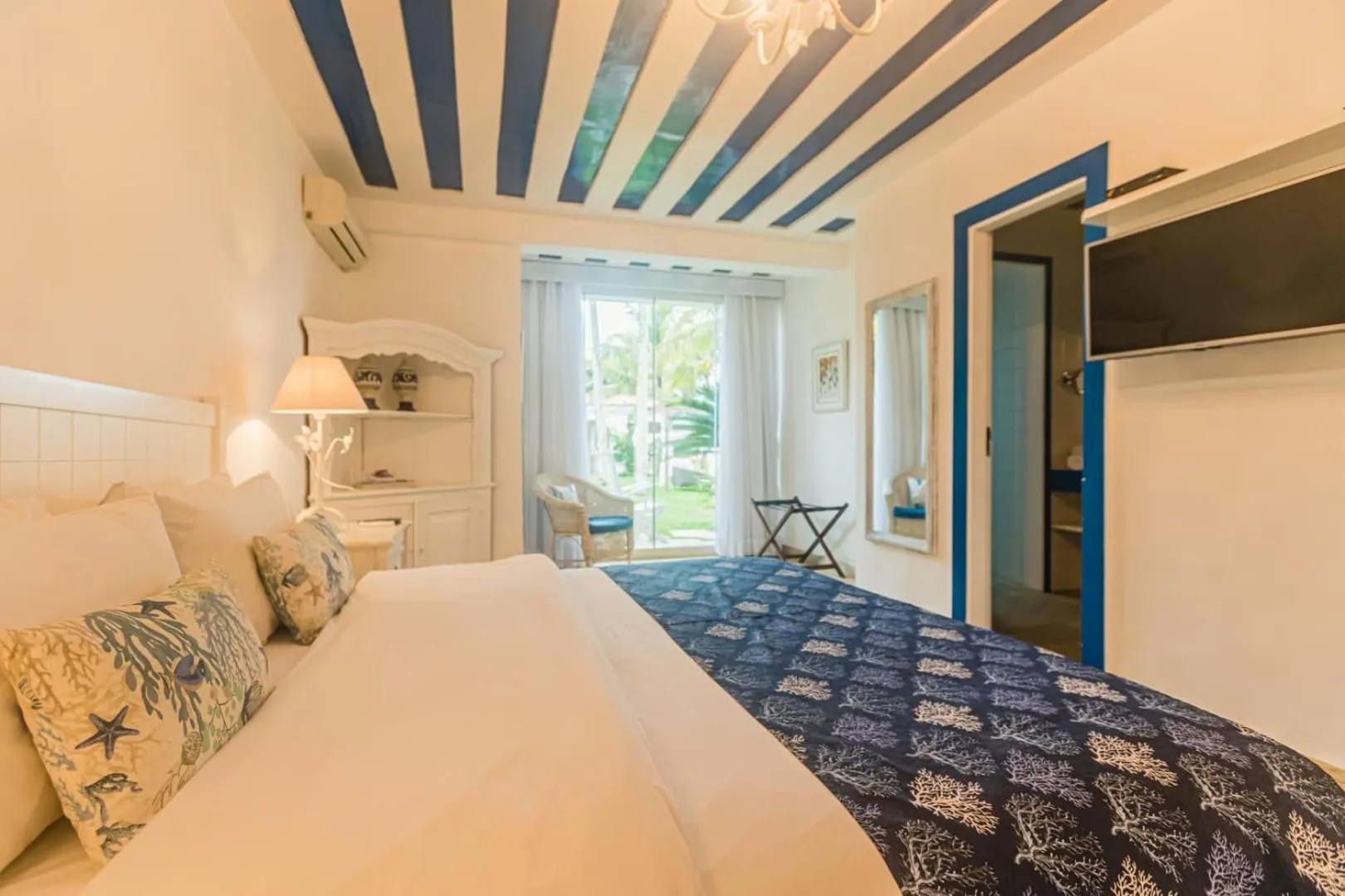 Bedroom, Bed in Villa Raphael