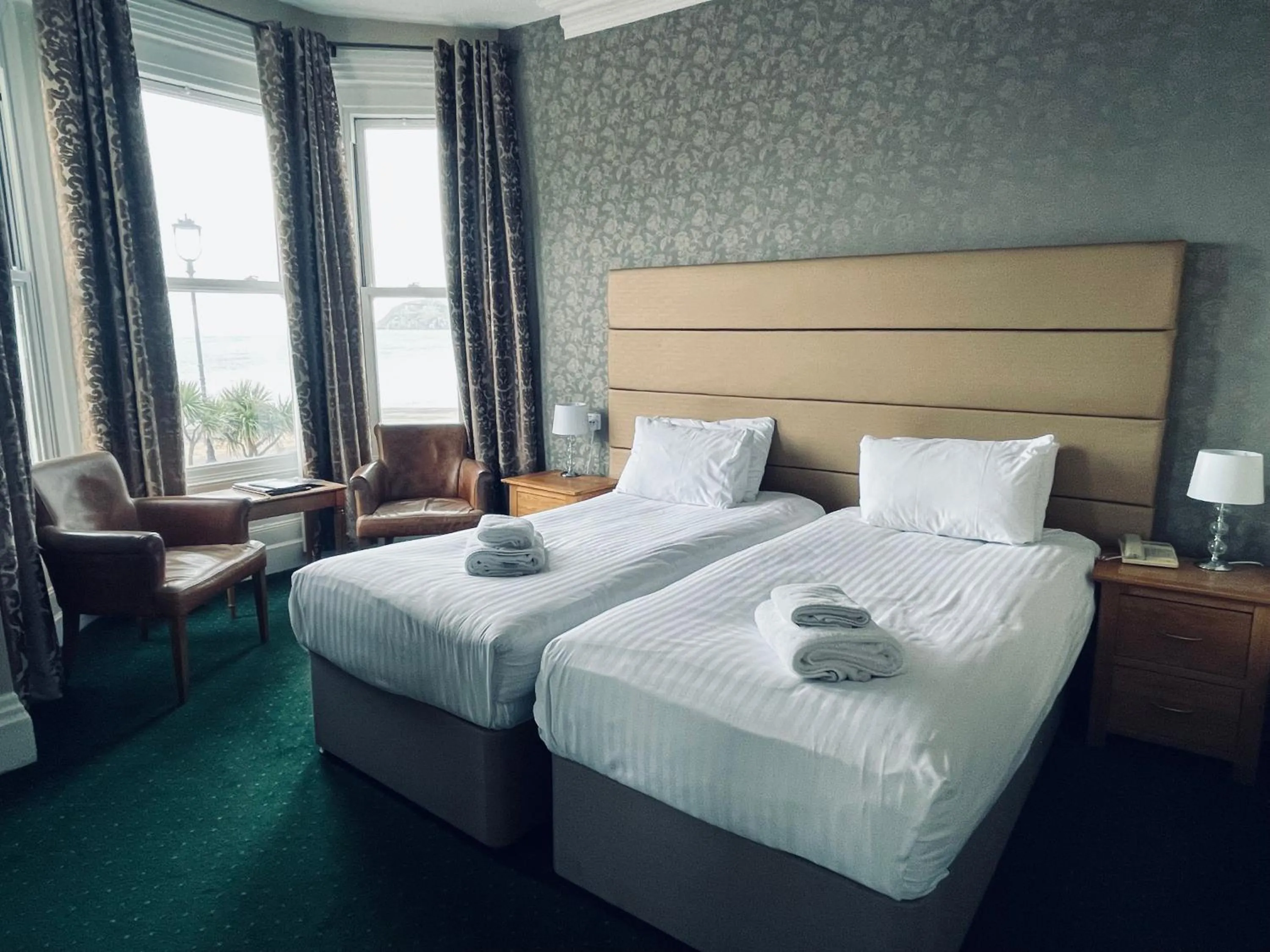 Bedroom, Bed in Merrion Hotel