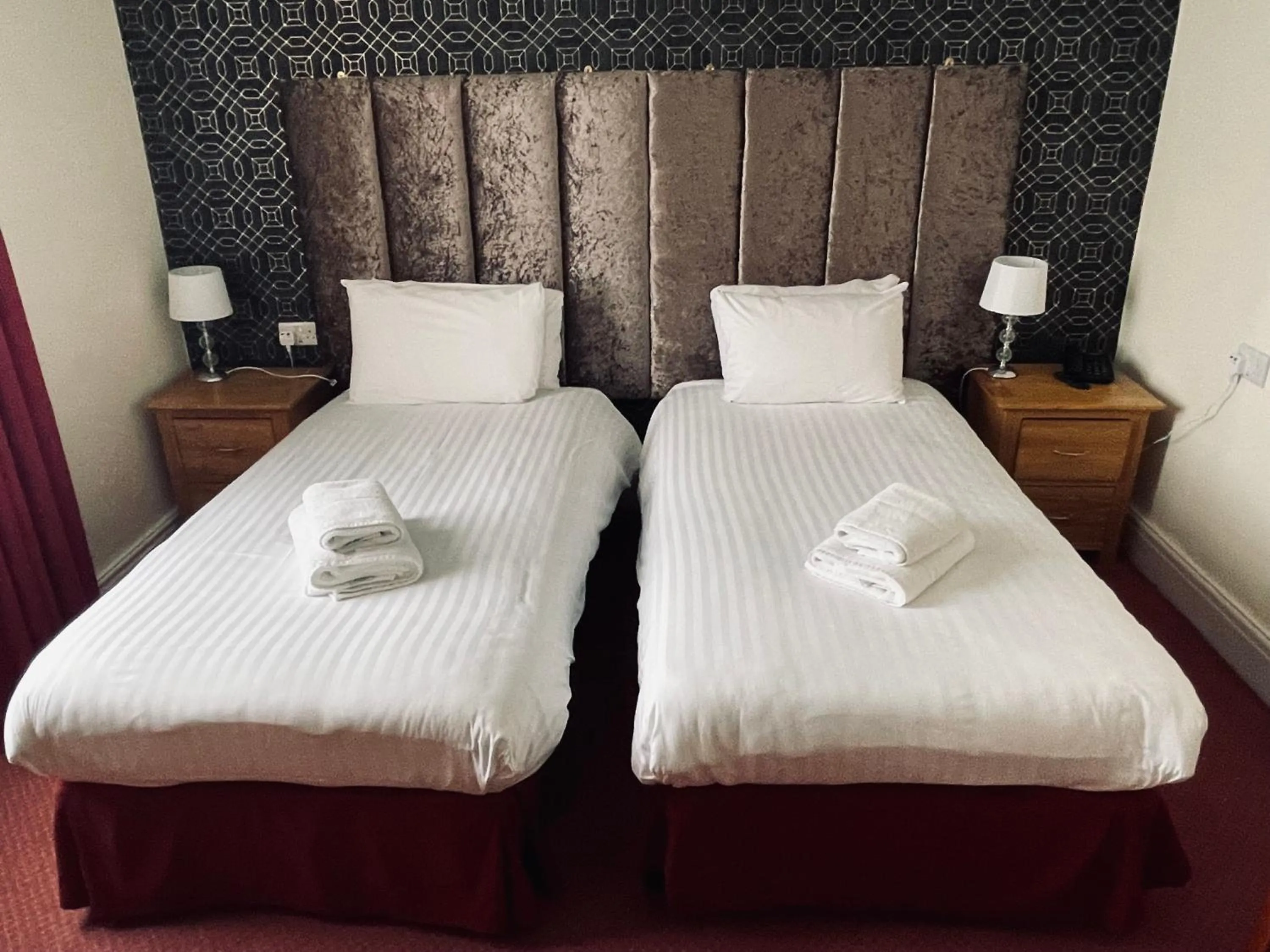 Bedroom, Bed in Merrion Hotel