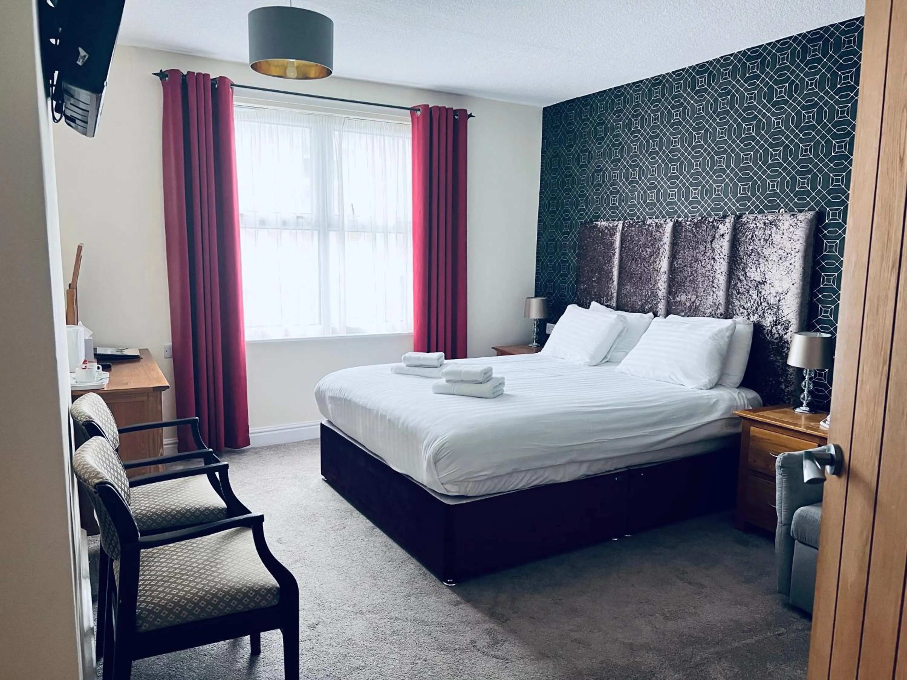 Coffee/tea facilities, Bed in Merrion Hotel