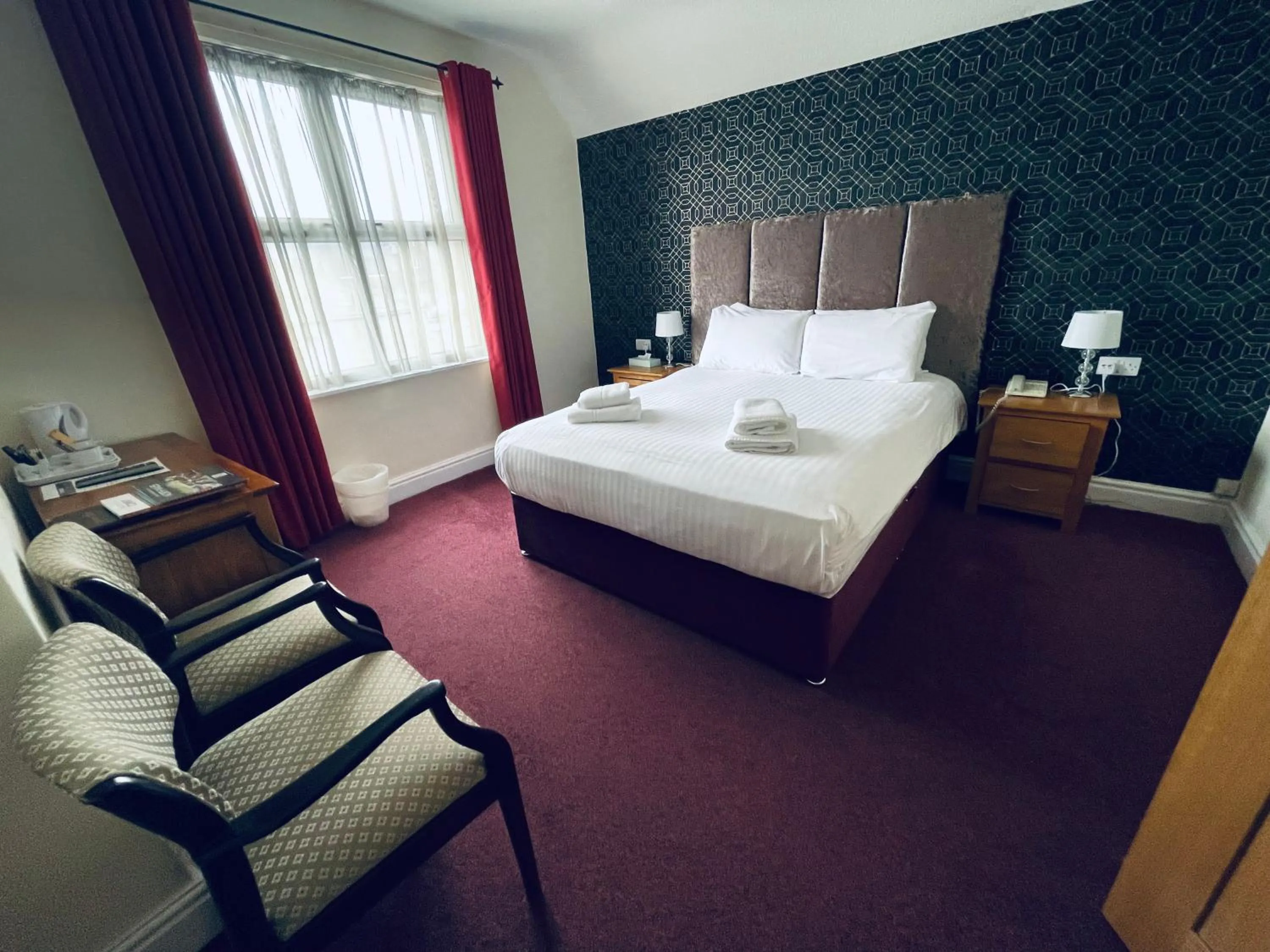 Bedroom, Bed in Merrion Hotel