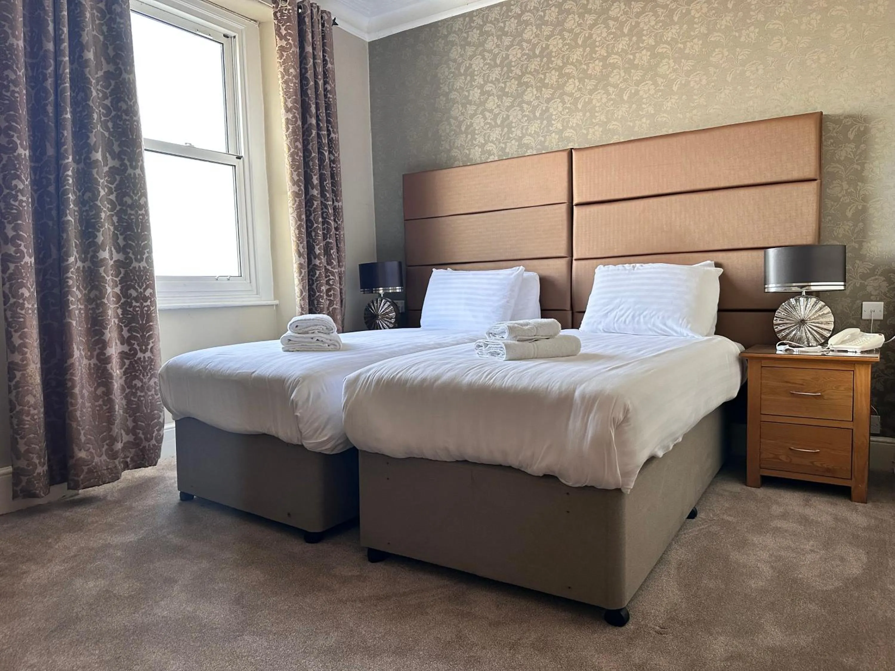Bedroom, Bed in Merrion Hotel