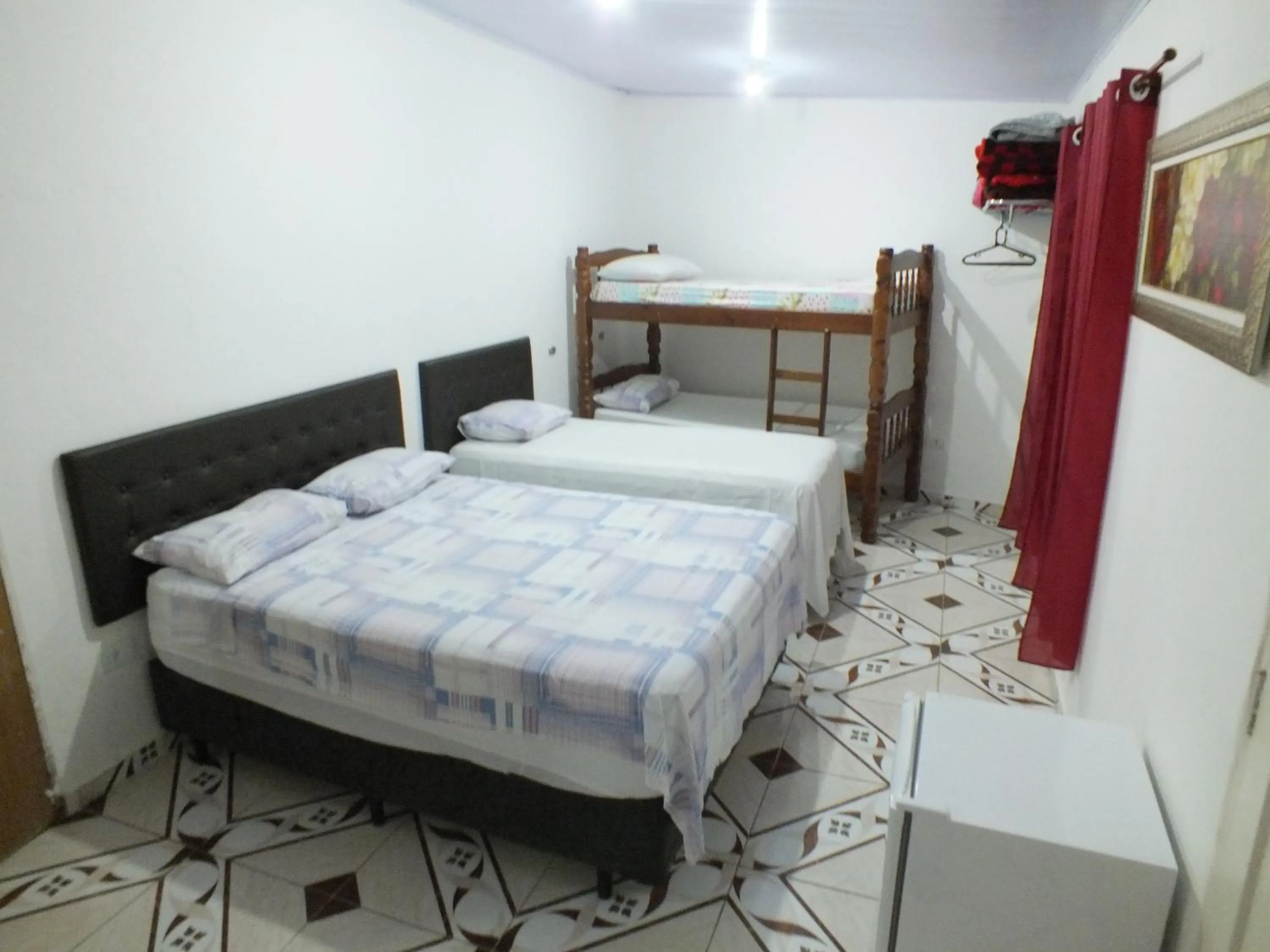 Family Room with Private Bathroom - single occupancy in Hospedagem Henri Dunant