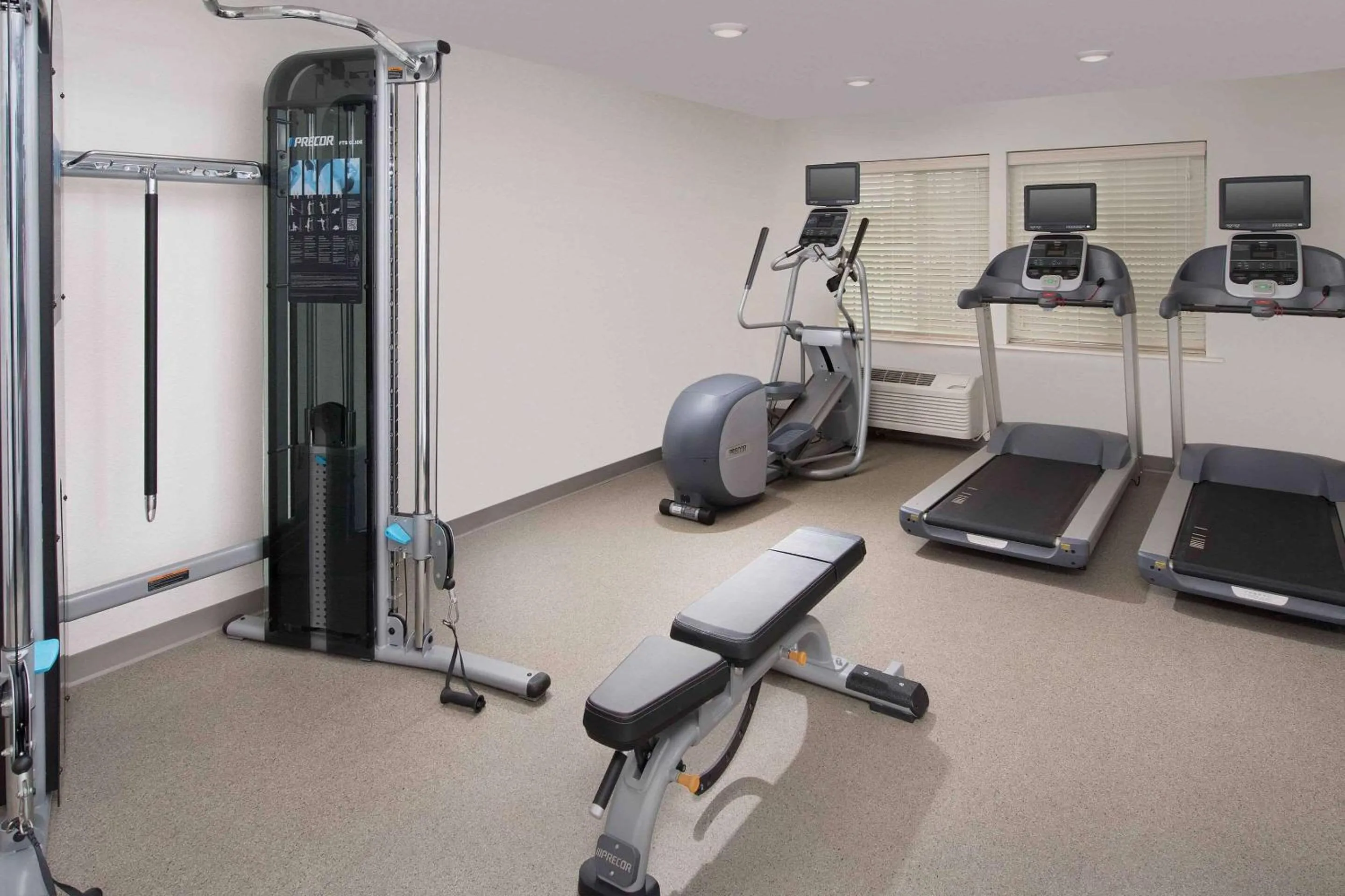 Fitness centre/facilities in WoodSpring Suites Austin South Central I-35