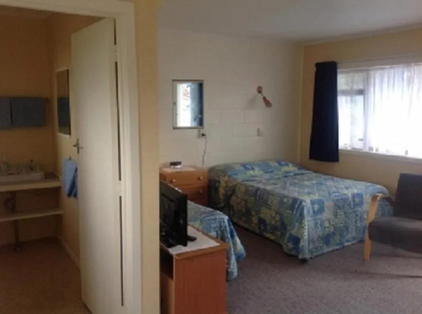 Bedroom, Bed in Dargaville Motel
