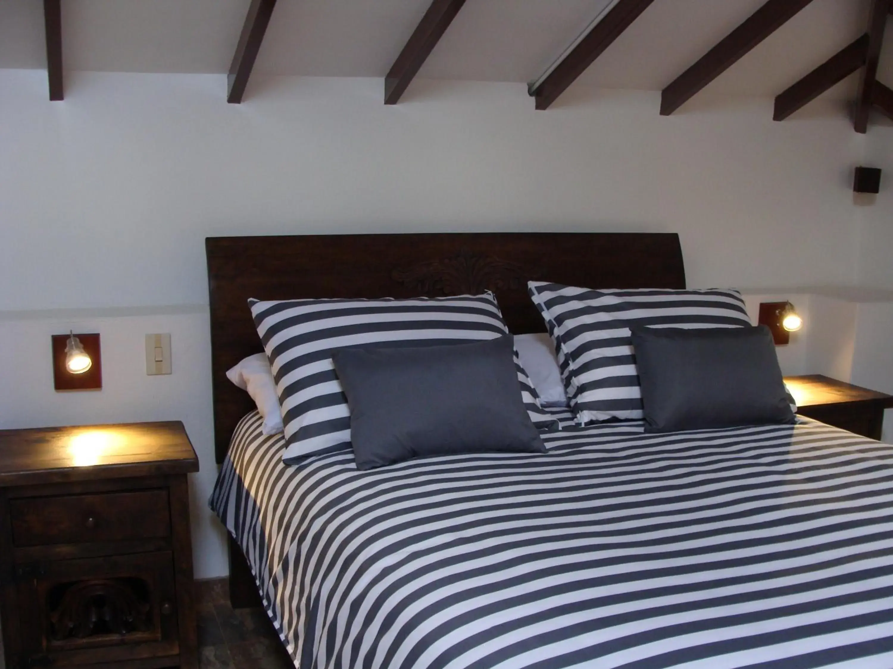 Family Room with Private Bathroom in Villa Pepita Real Family Room with Private Bathroom in Villa Pepita Real
