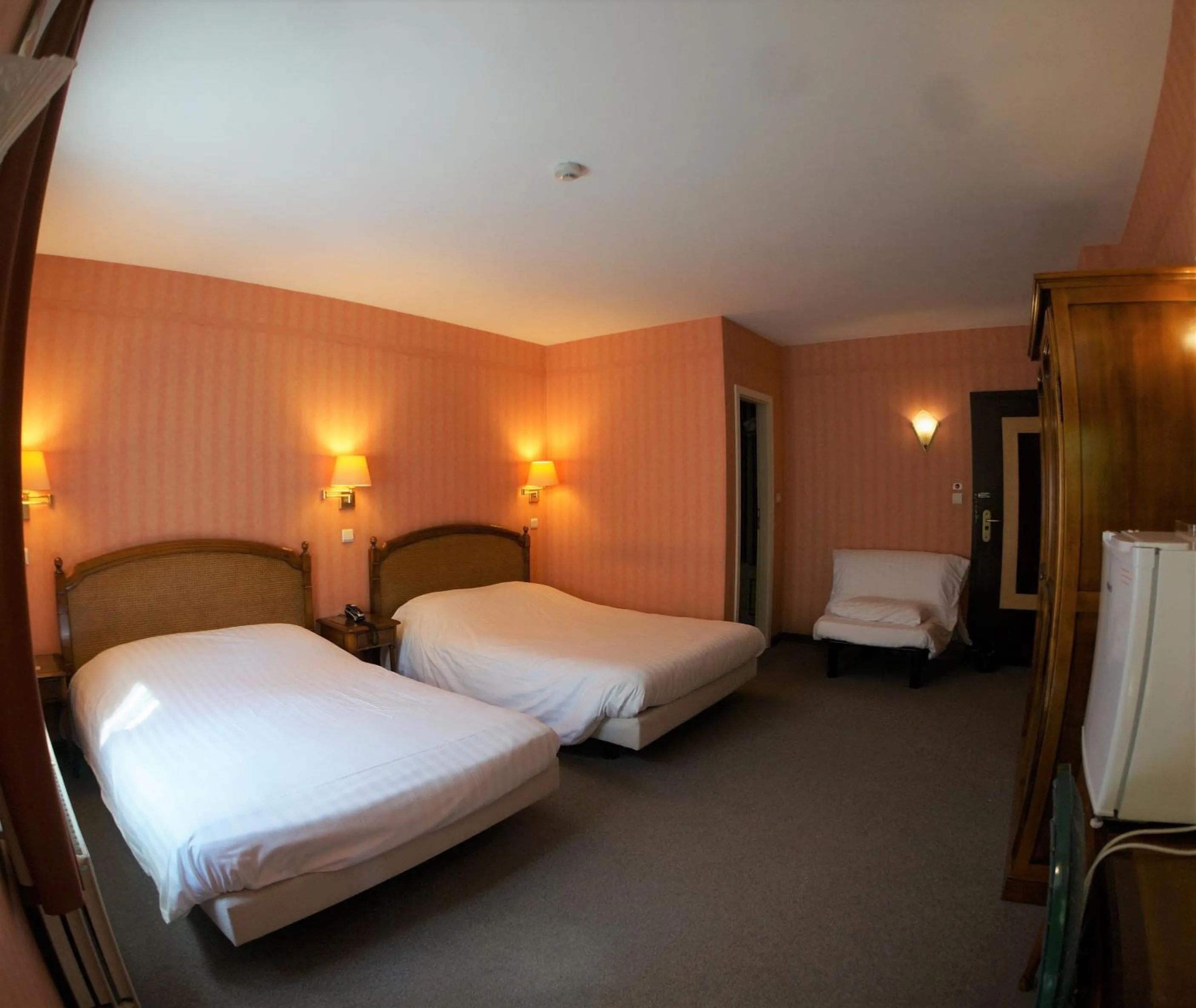 Restaurant/places to eat, Bed in Hotel du Roy