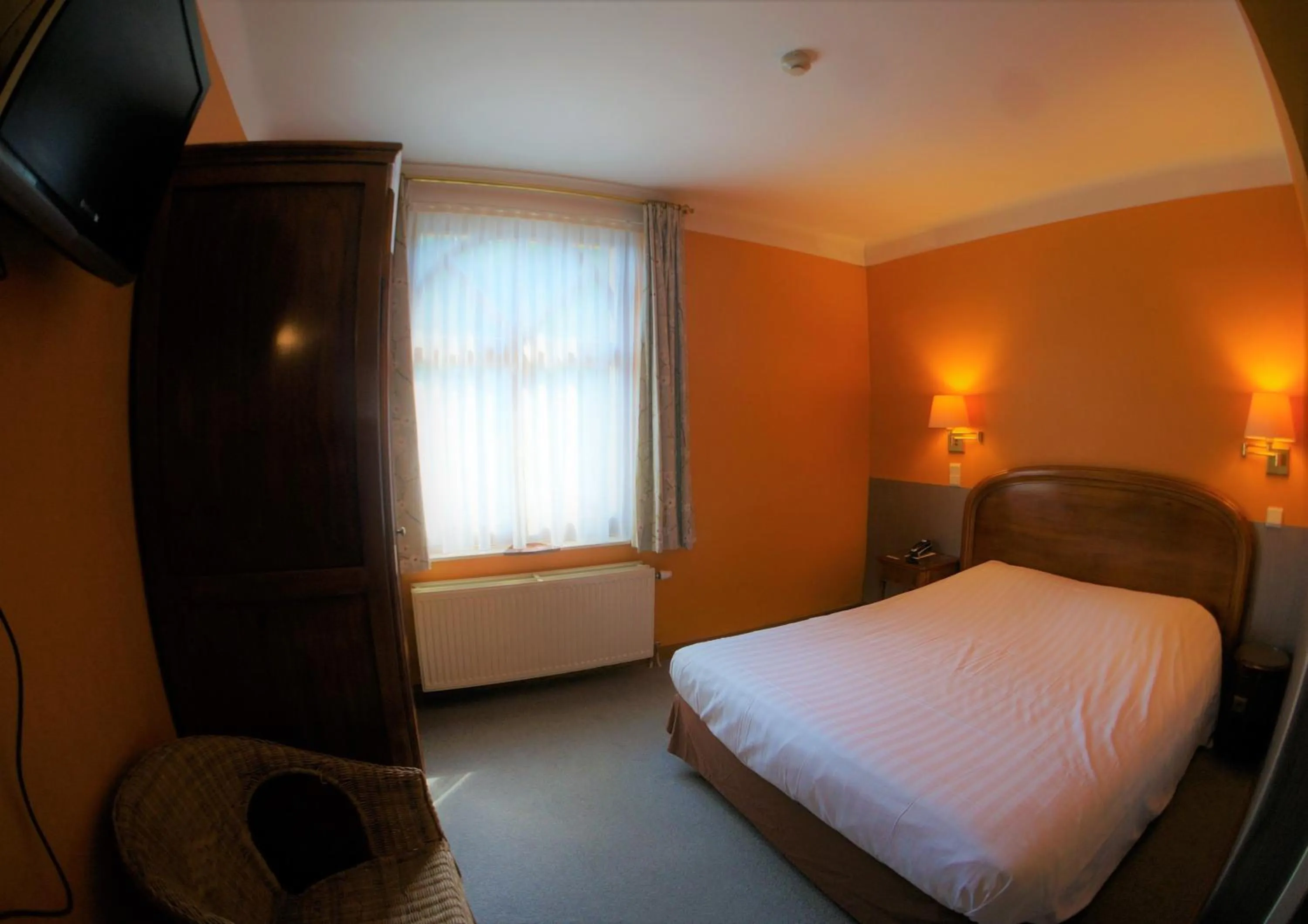 Restaurant/places to eat, Bed in Hotel du Roy