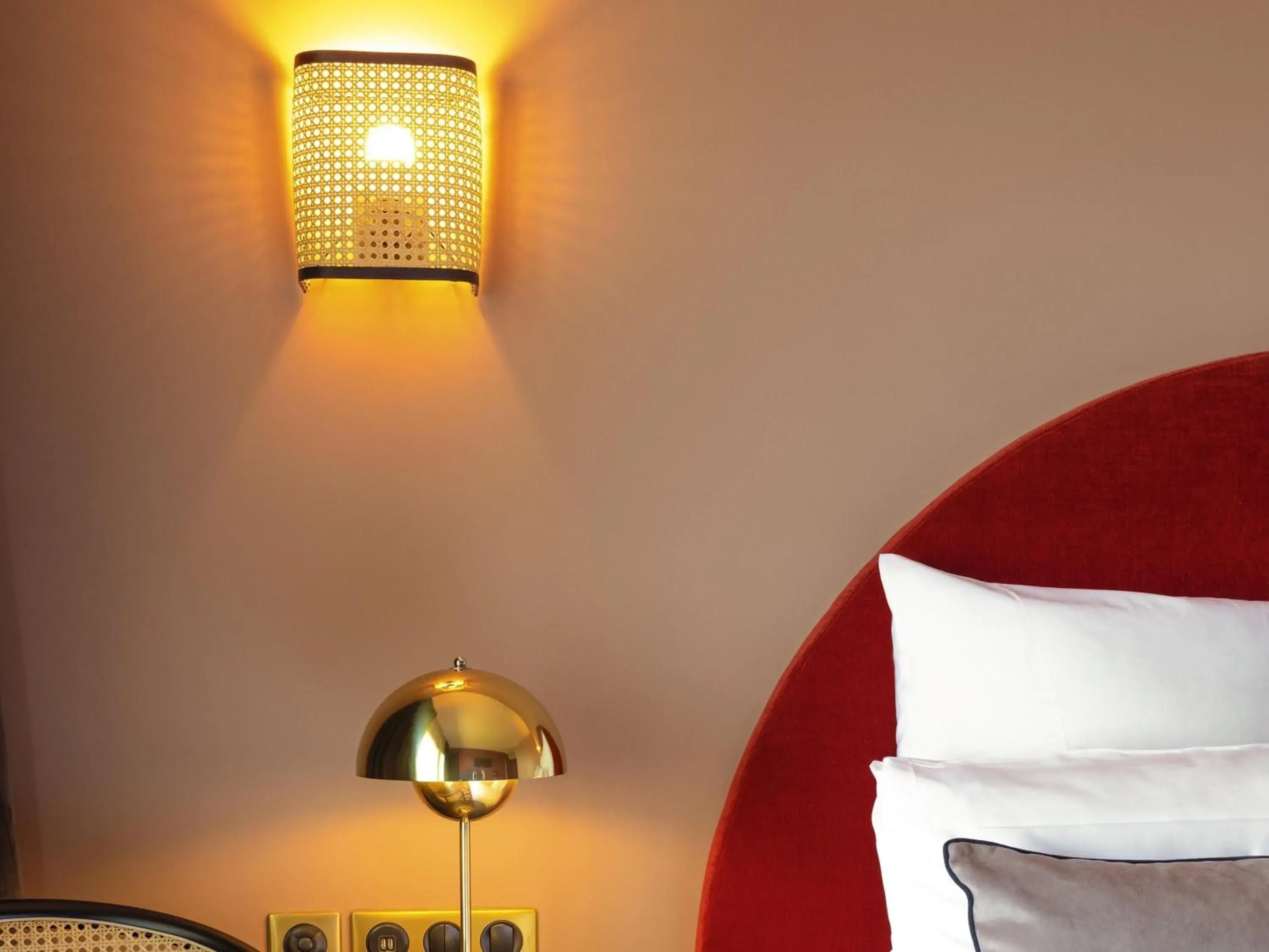 Bedroom, Bed in Hotel Mercure Roscoff Bord De Mer Bedroom, Bed in Hotel Mercure Roscoff Bord De Mer