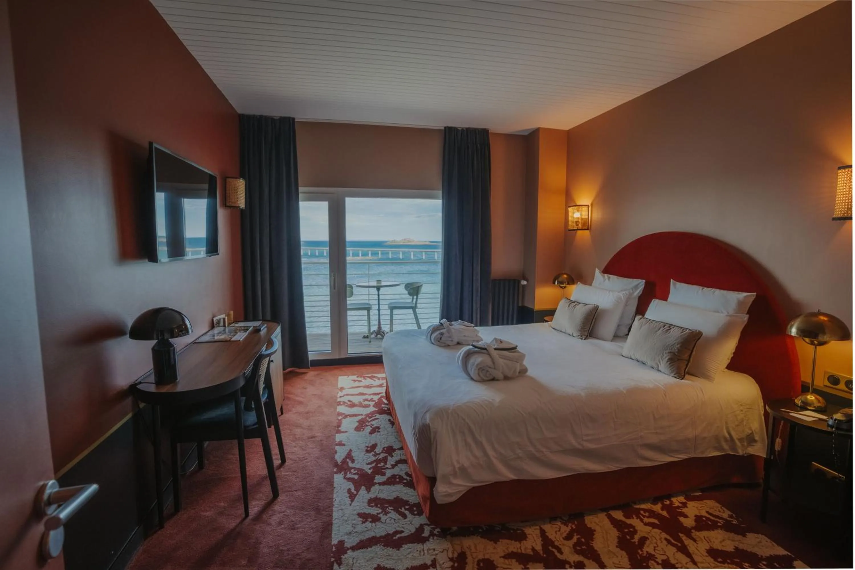 Bed in Hotel Mercure Roscoff Bord De Mer