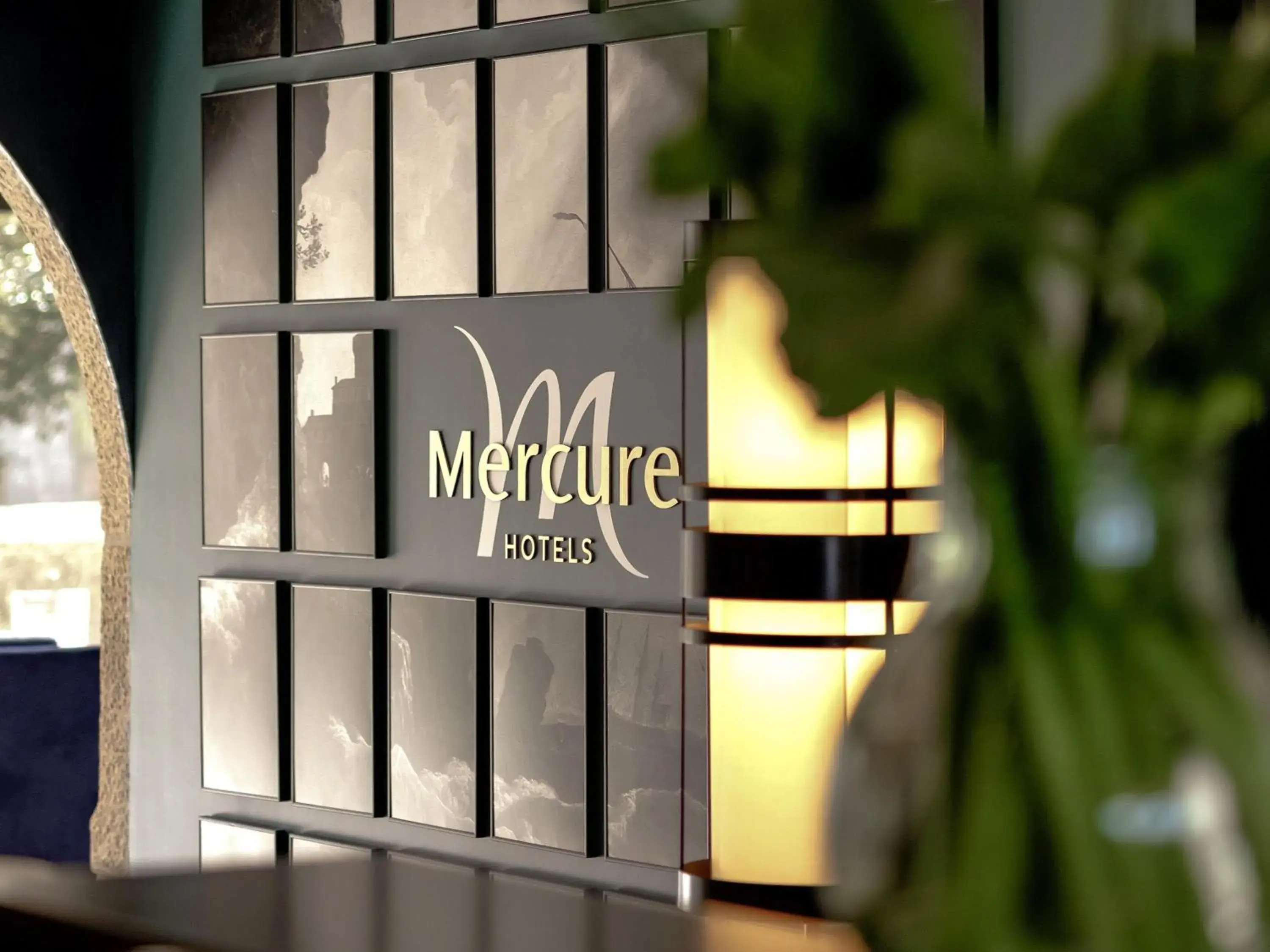 Property building in Hotel Mercure Roscoff Bord De Mer Property building in Hotel Mercure Roscoff Bord De Mer