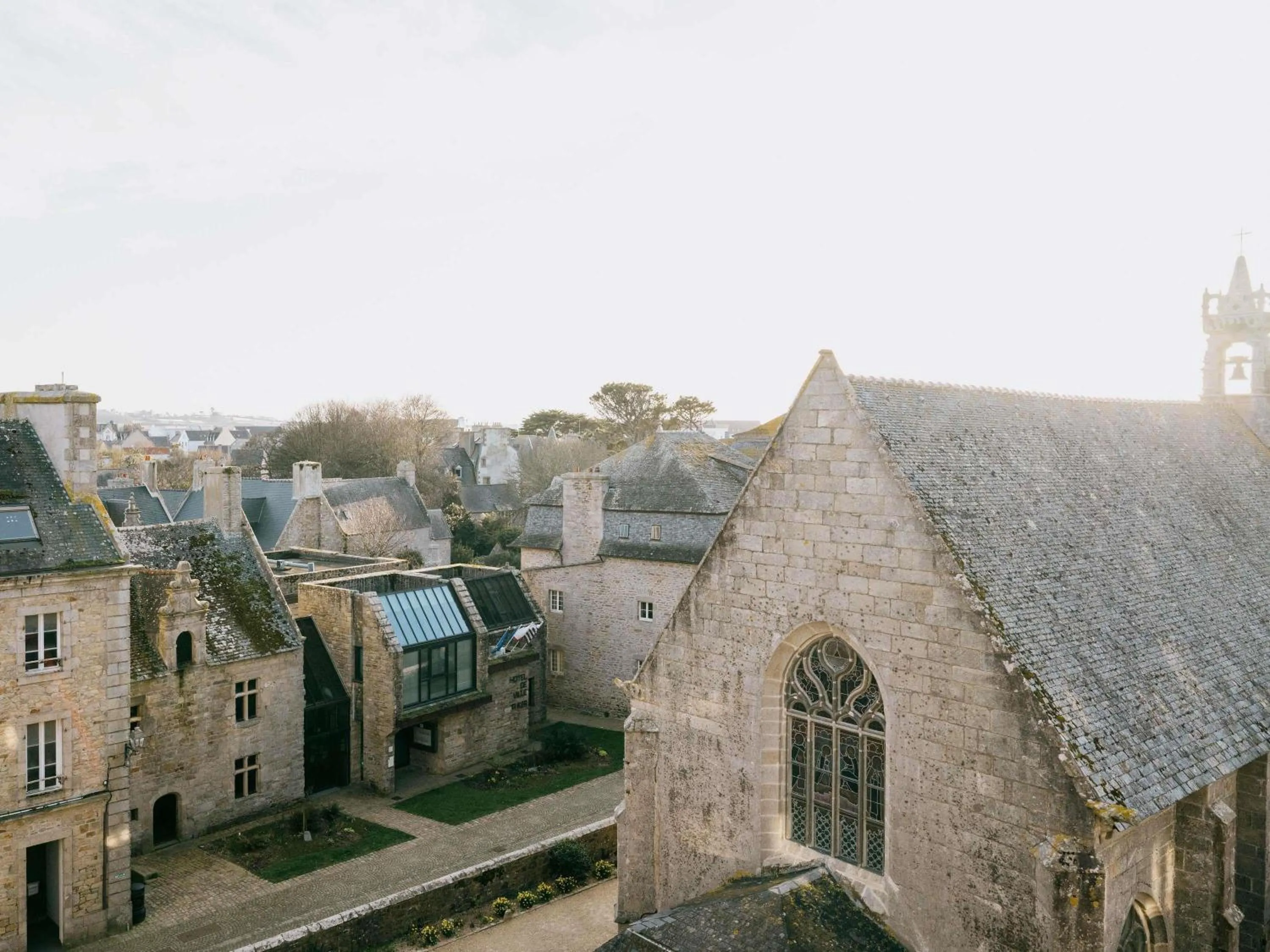 Bedroom in Hotel Mercure Roscoff Bord De Mer