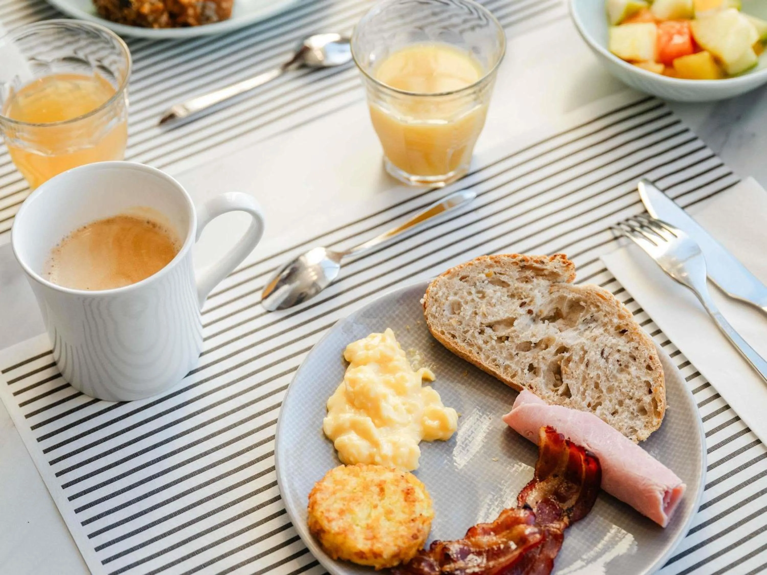 Breakfast in Hotel Mercure Roscoff Bord De Mer