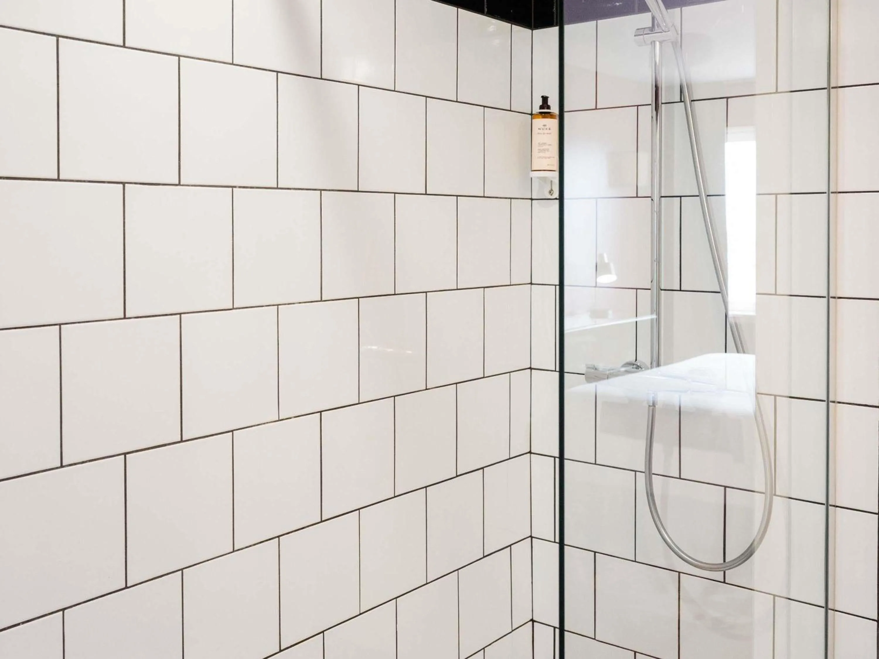 Bedroom in Hotel Mercure Roscoff Bord De Mer