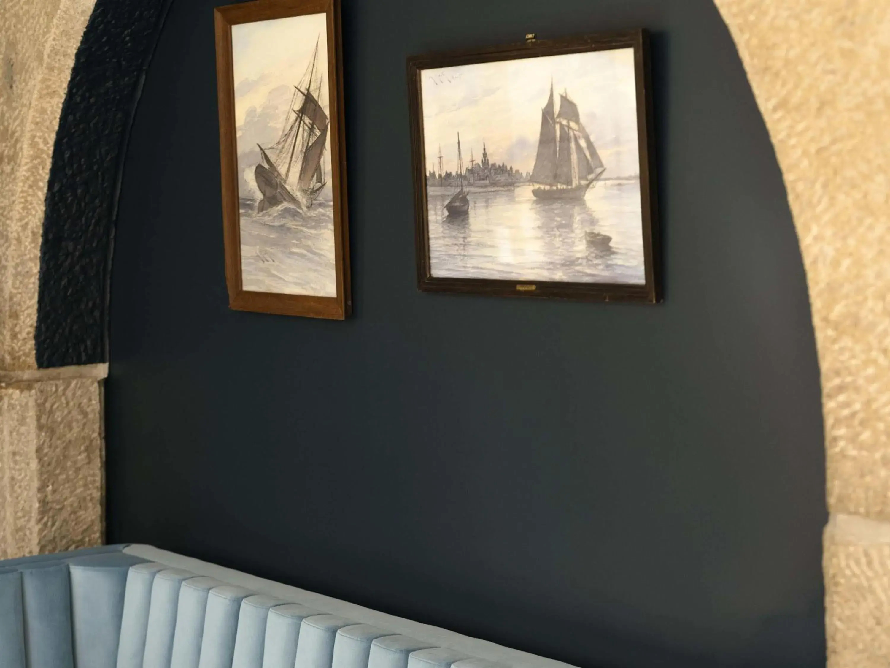 Property building in Hotel Mercure Roscoff Bord De Mer Property building in Hotel Mercure Roscoff Bord De Mer