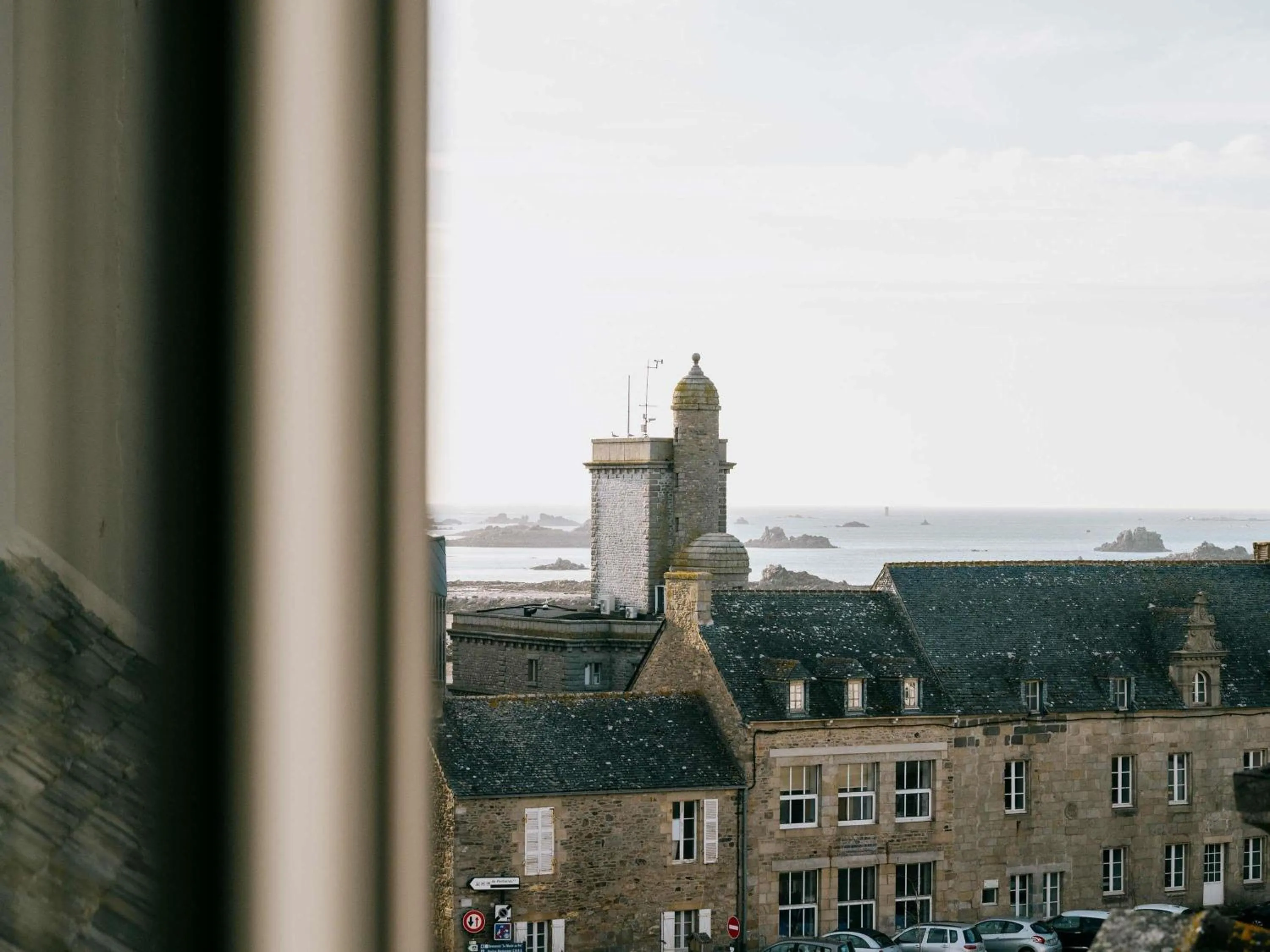 Bedroom in Hotel Mercure Roscoff Bord De Mer