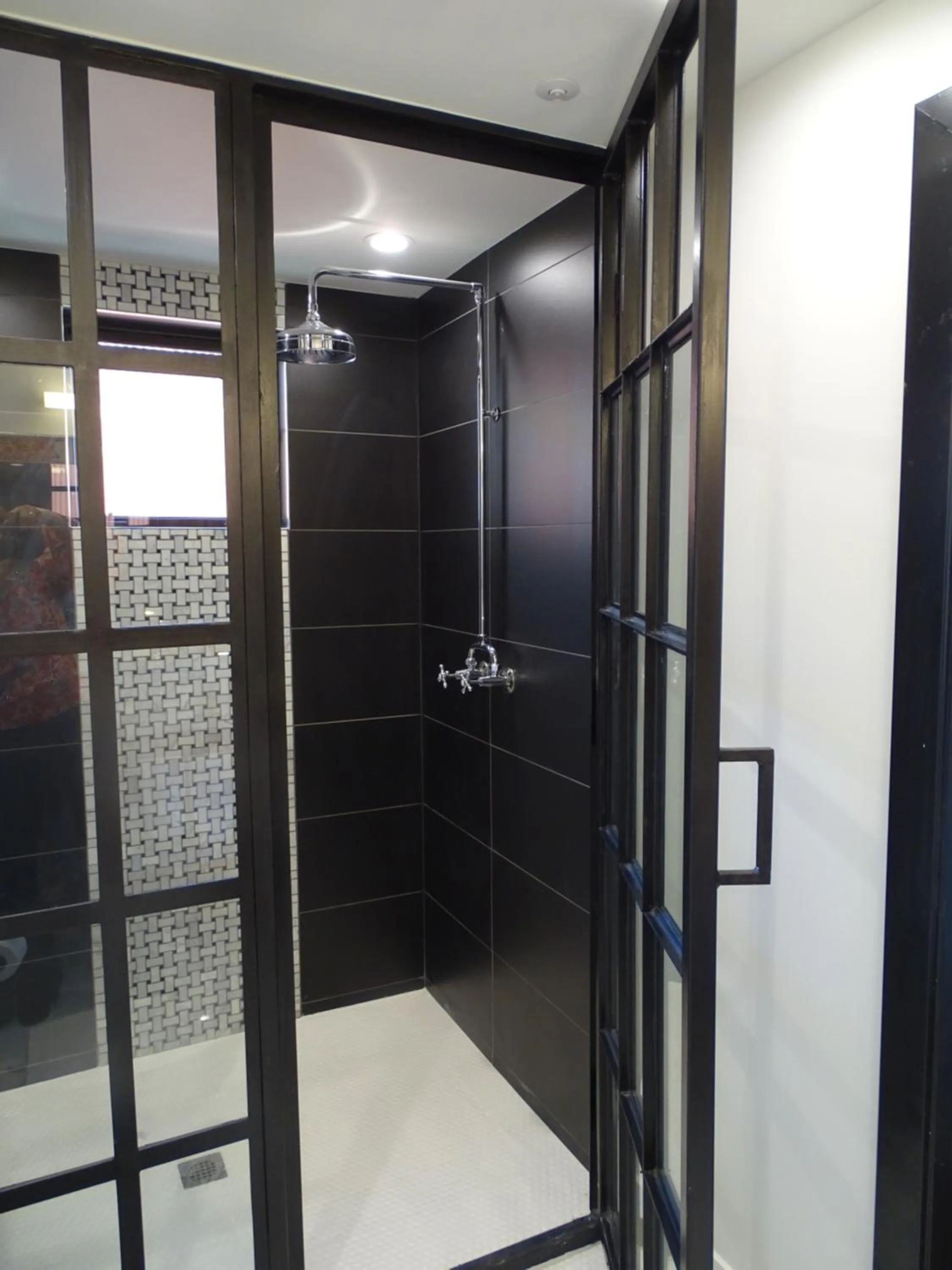 Shower in Bespoke Inn Scottsdale