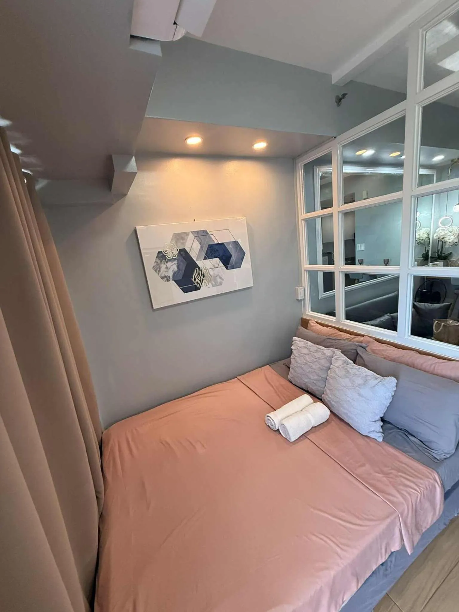 Bed in Tagaytay Wind Residences